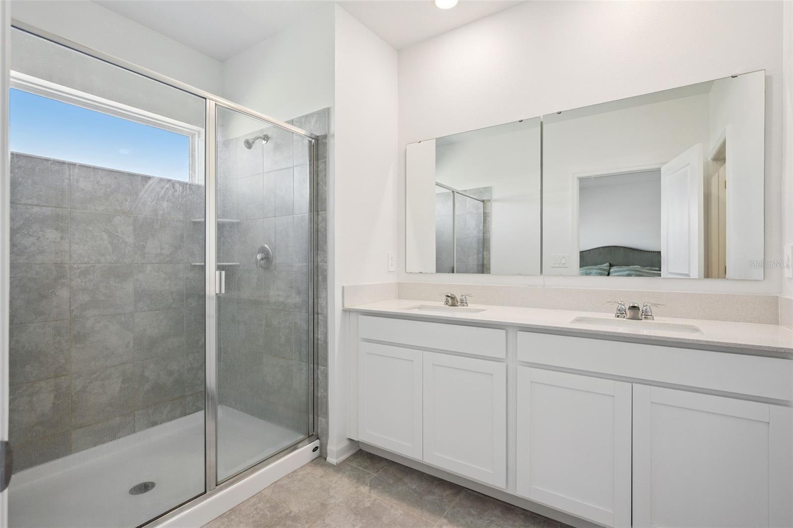 Image 13 of 28 For 3141 Laurent Loop