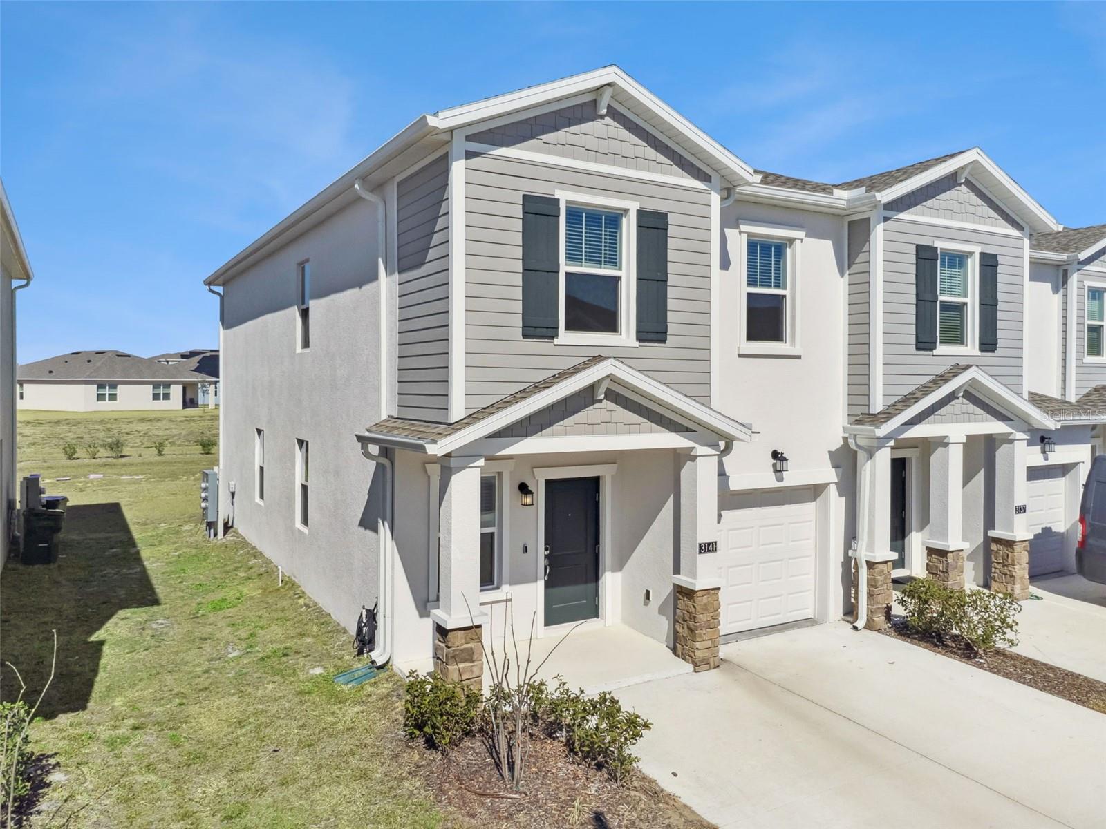 Image 2 of 28 For 3141 Laurent Loop