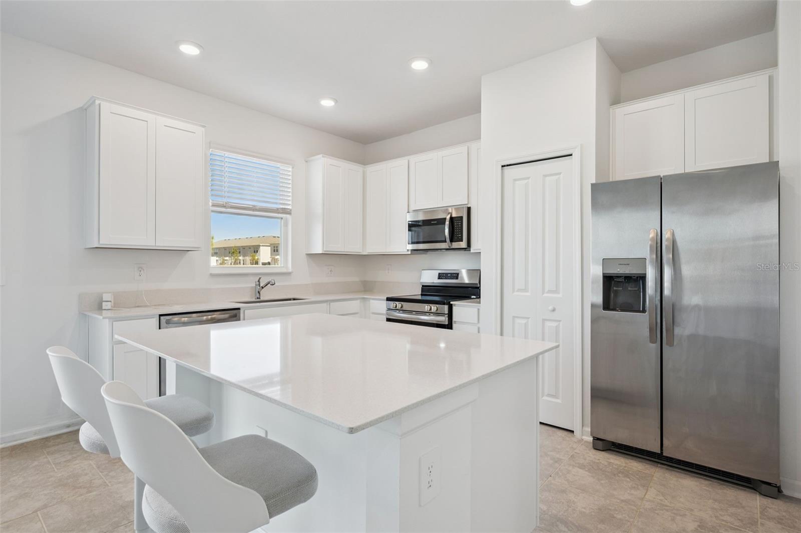 Image 5 of 28 For 3141 Laurent Loop