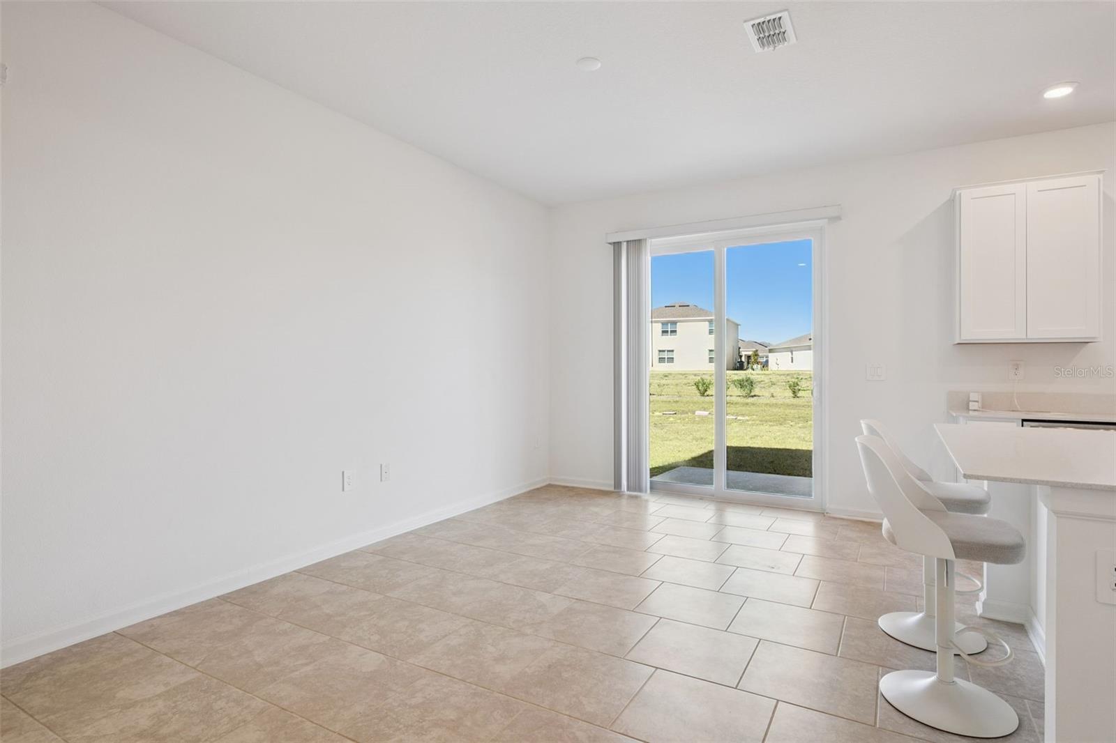 Image 8 of 28 For 3141 Laurent Loop