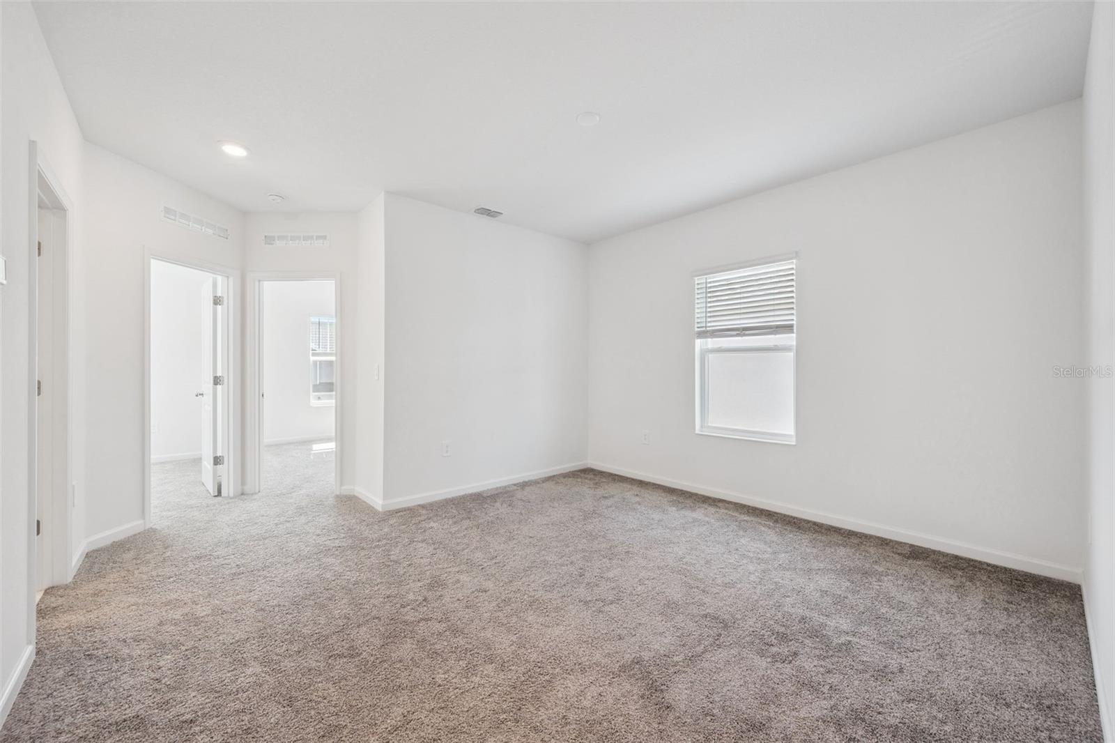 Image 9 of 28 For 3141 Laurent Loop