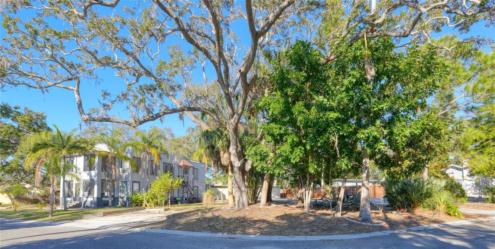 Image 3 of 8 For 1871 Stevenson Avenue