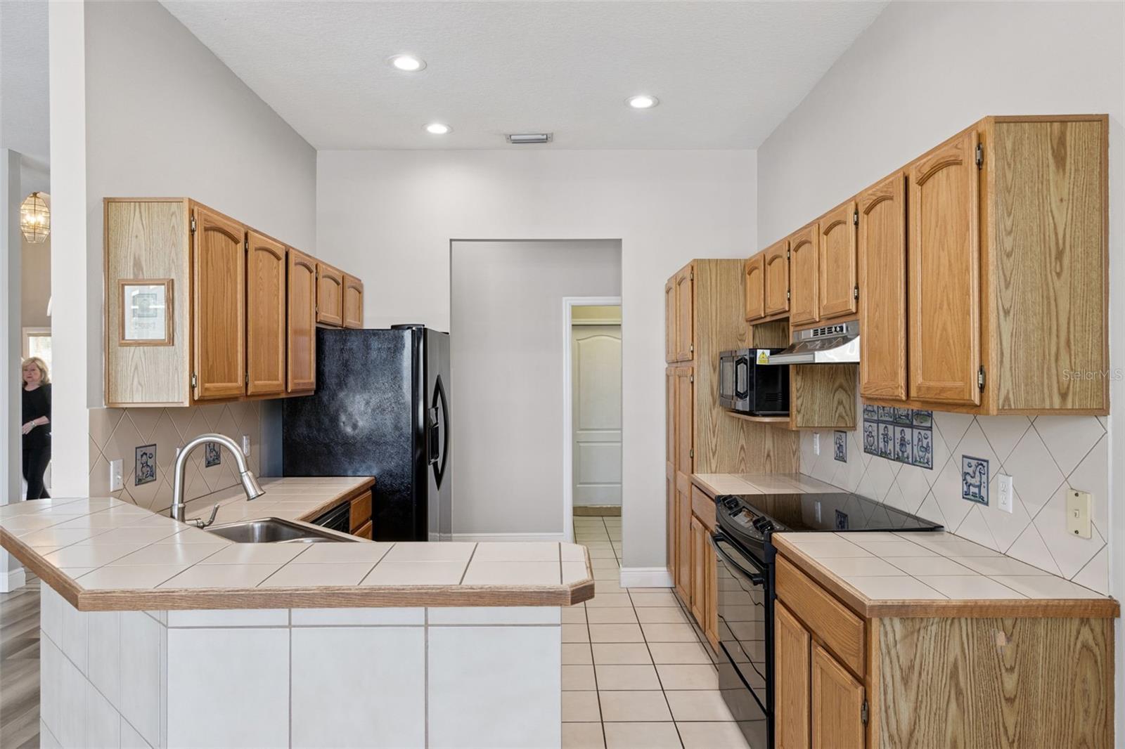 Image 14 of 41 For 160 Academy Oaks Place