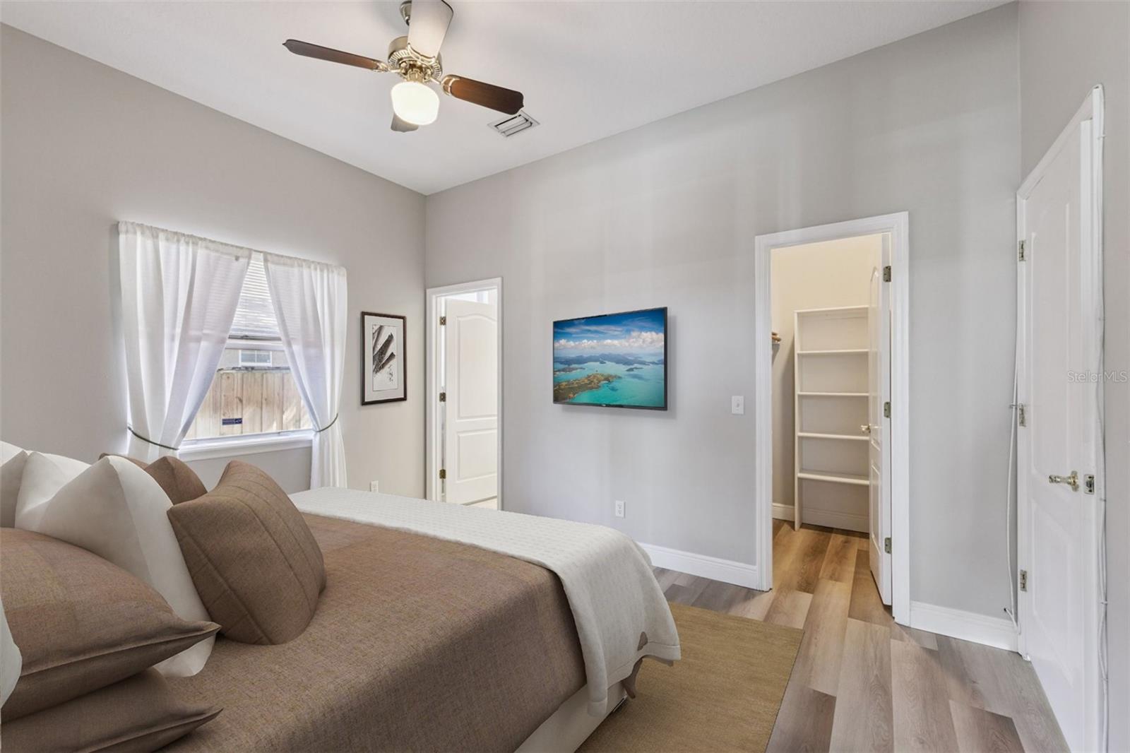 Image 18 of 41 For 160 Academy Oaks Place