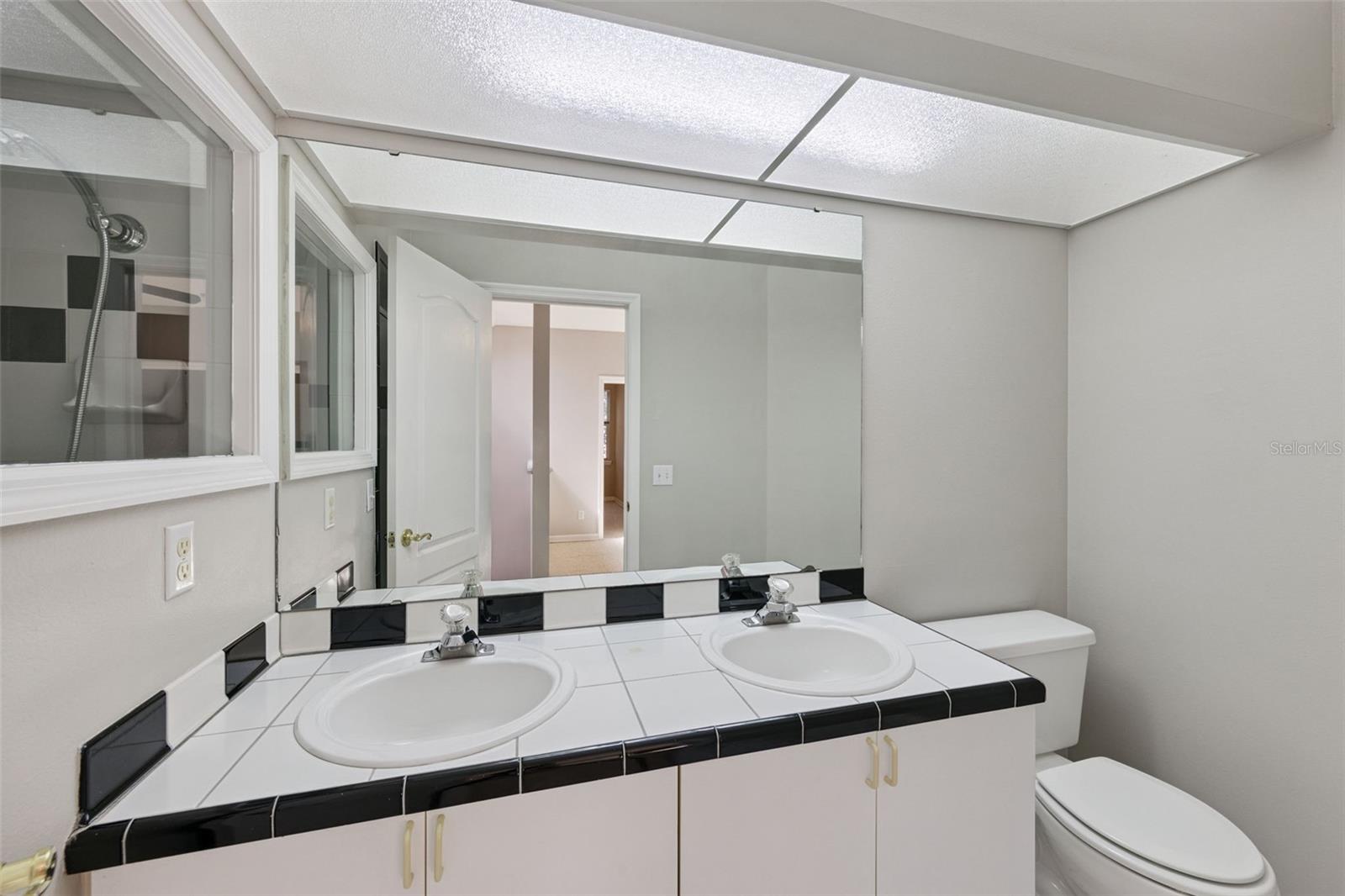 Image 32 of 41 For 160 Academy Oaks Place