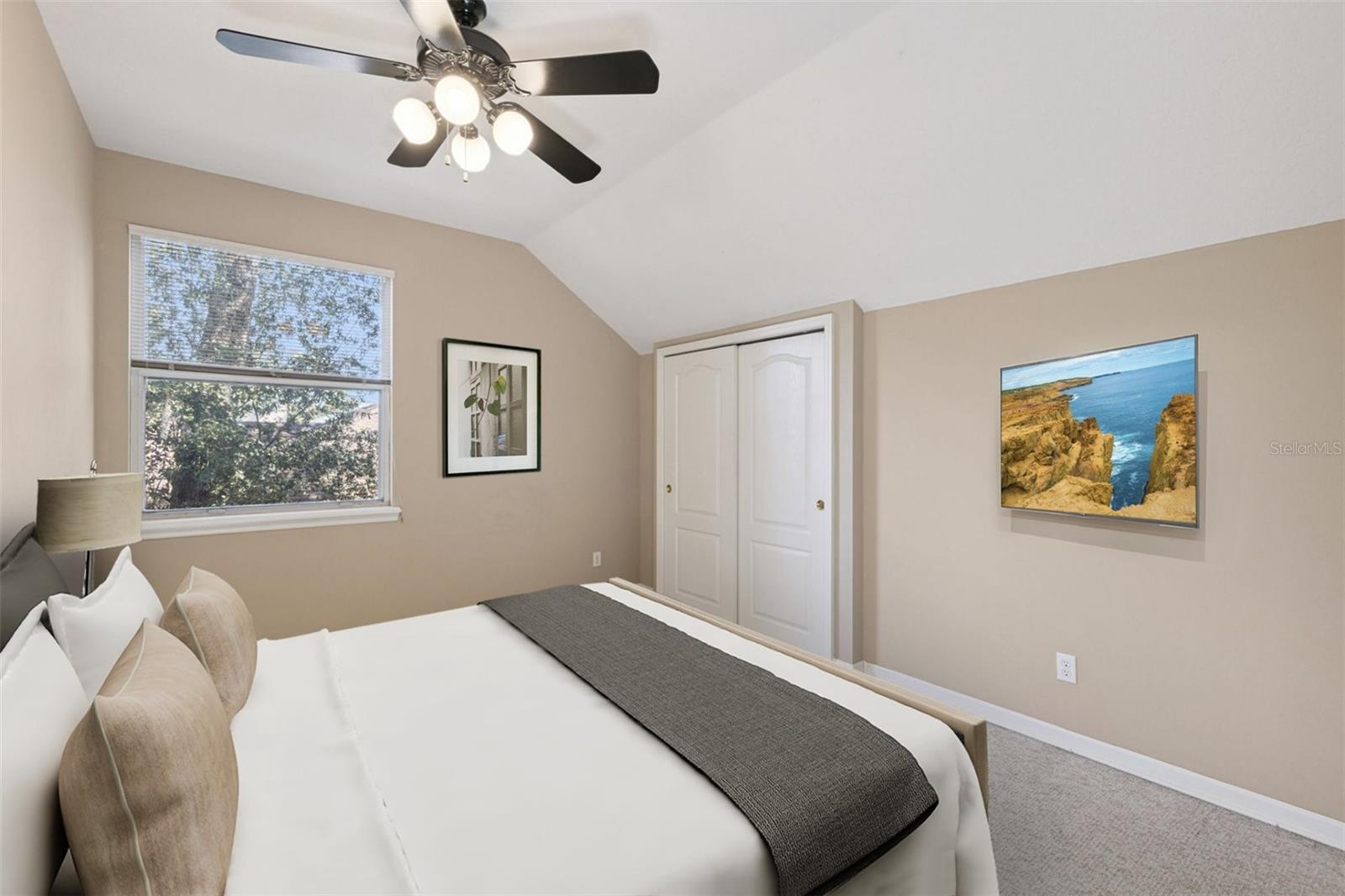 Image 33 of 41 For 160 Academy Oaks Place