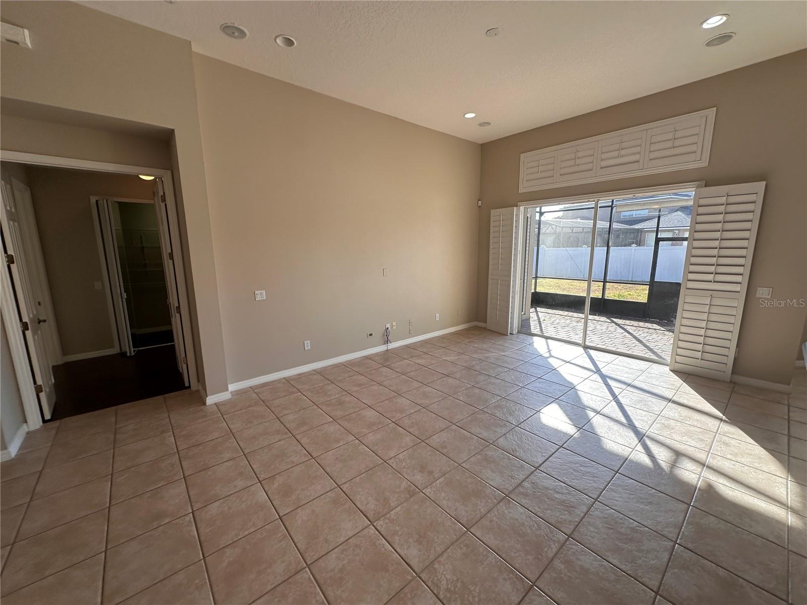 Image 4 of 27 For 4962 Rock Rose Loop