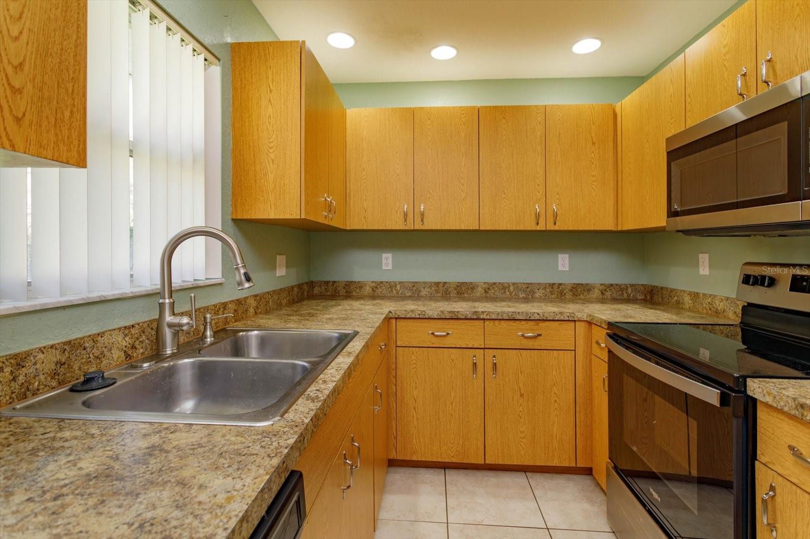 Image 10 of 20 For 312 Berckman Street