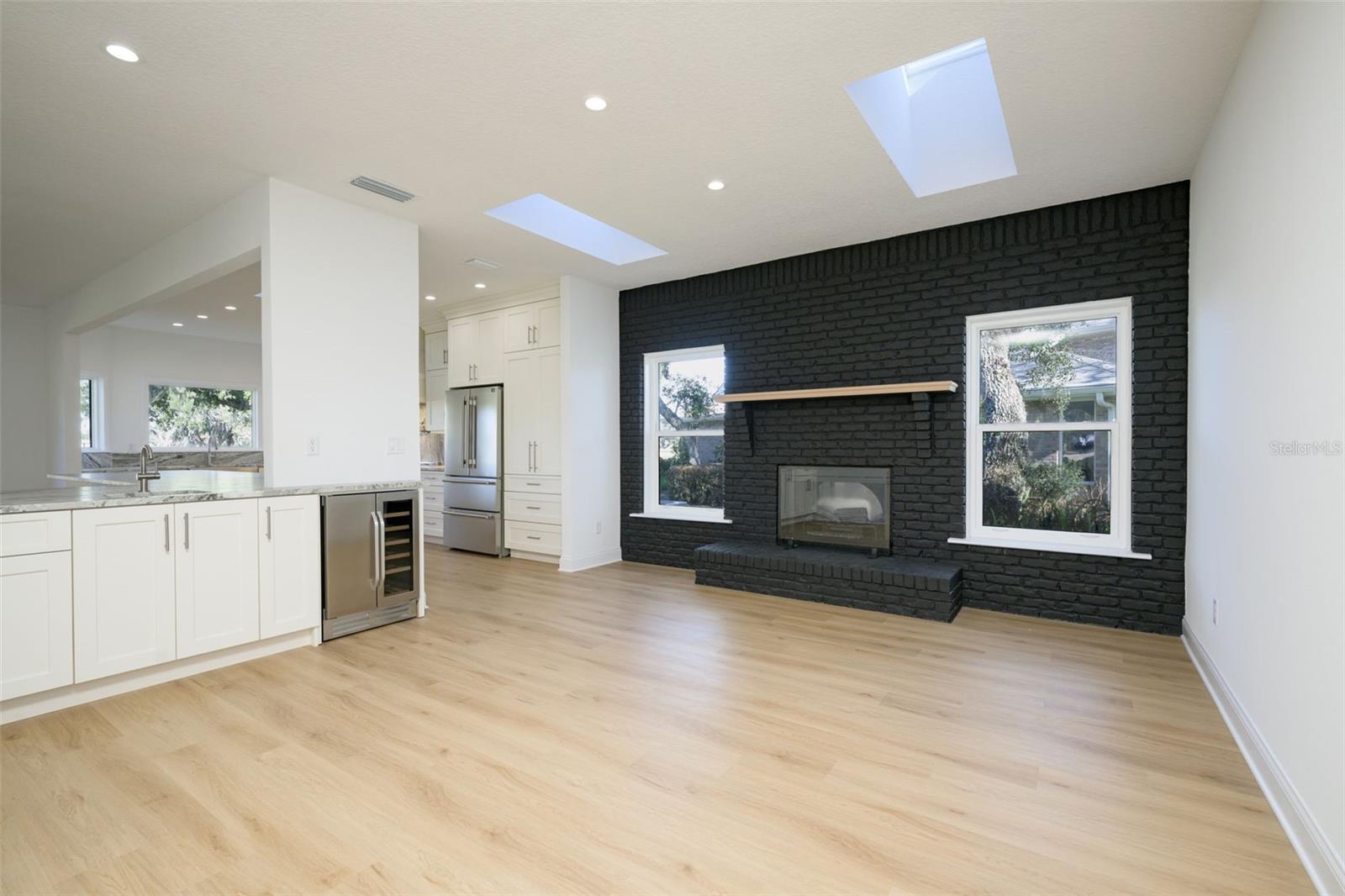 Image 7 of 60 For 3311 Oak Vista Drive