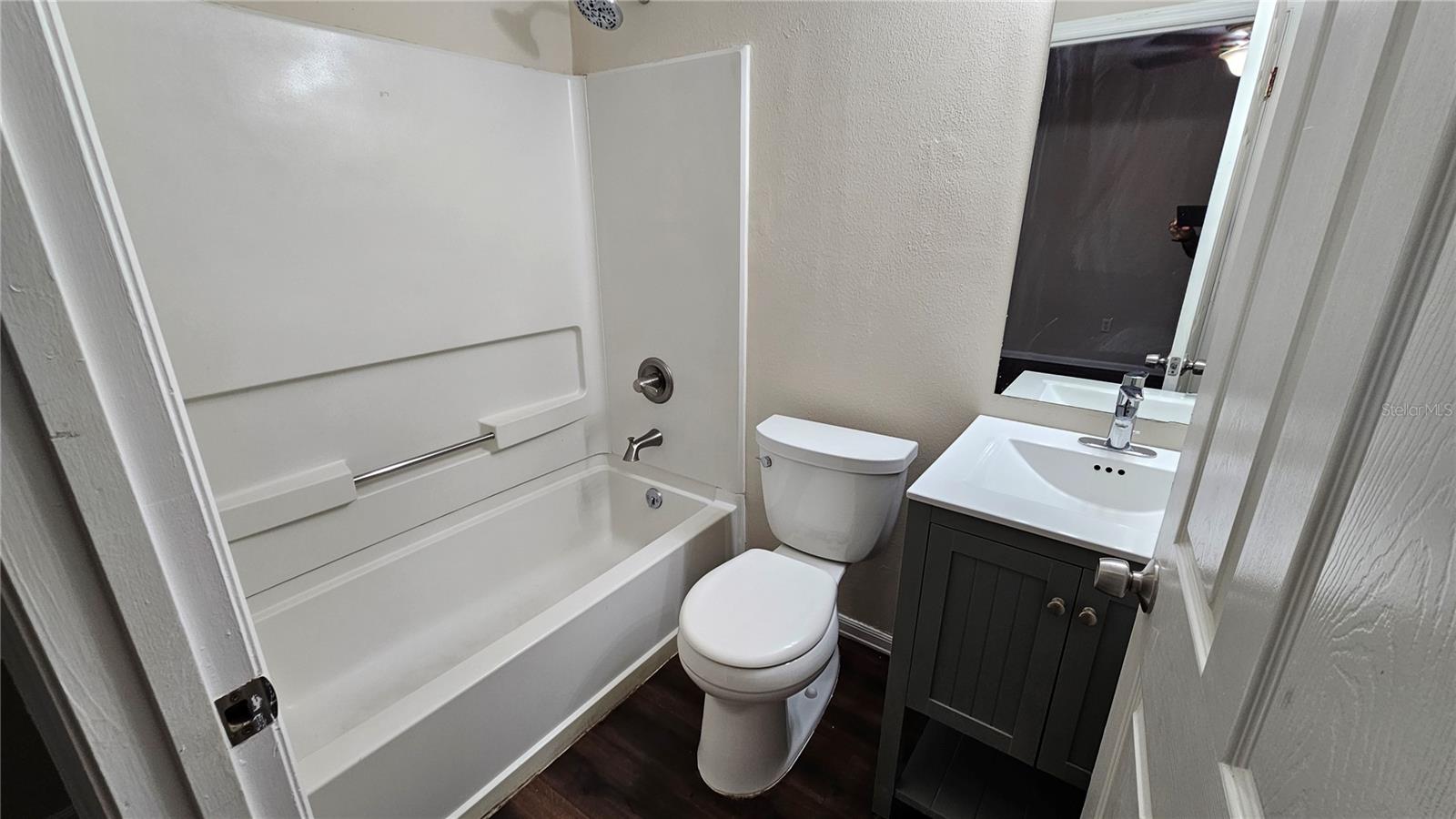 Image 9 of 13 For 3651 Goldenrod Road A103