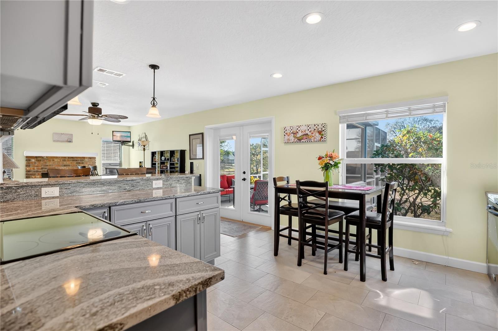 Image 11 of 38 For 3395 Hillmont Circle