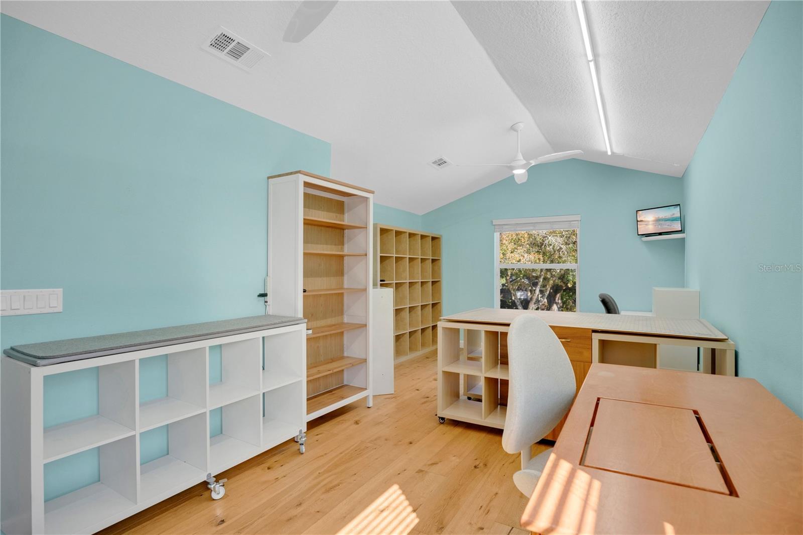 Image 20 of 38 For 3395 Hillmont Circle