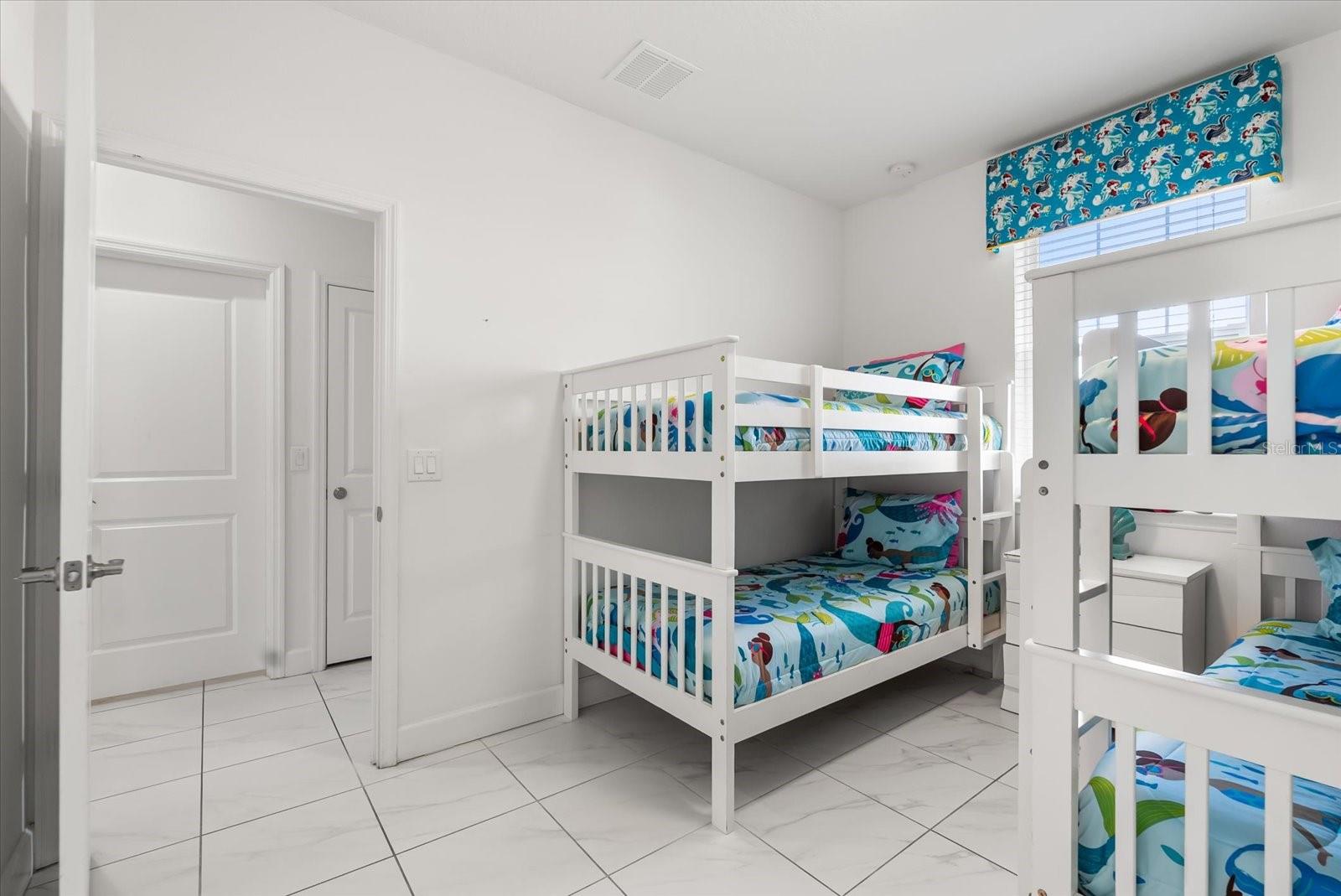 Image 16 of 58 For 337 Captiva Drive
