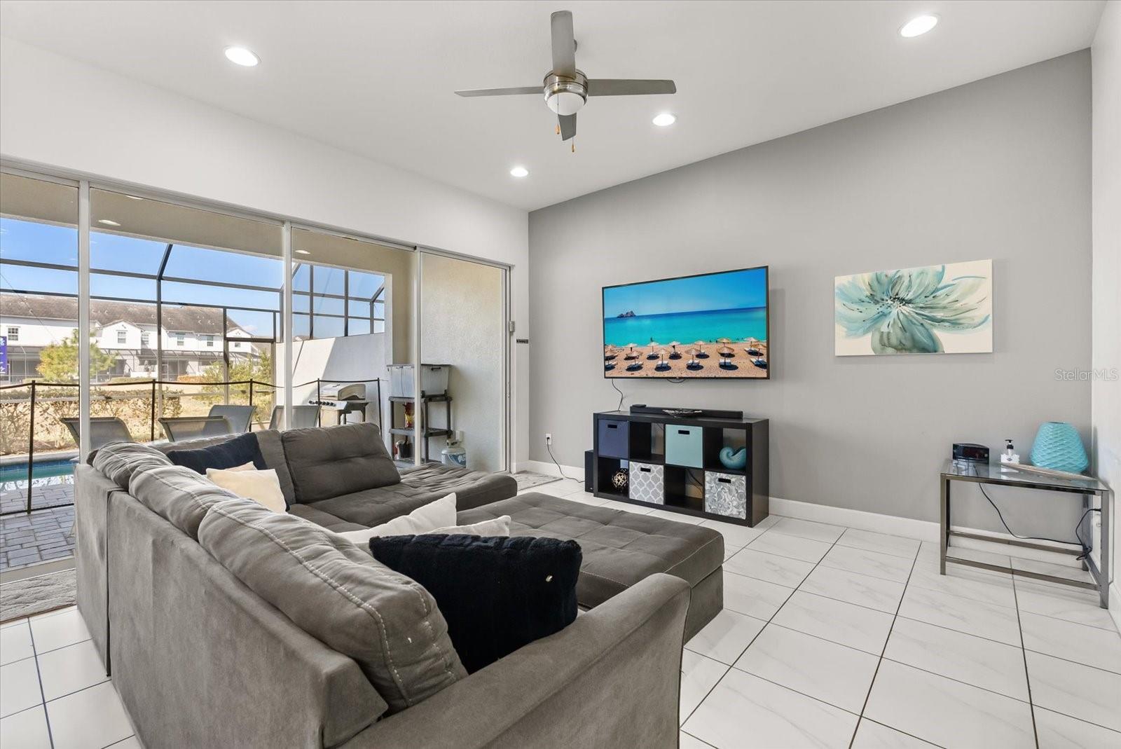 Image 5 of 58 For 337 Captiva Drive