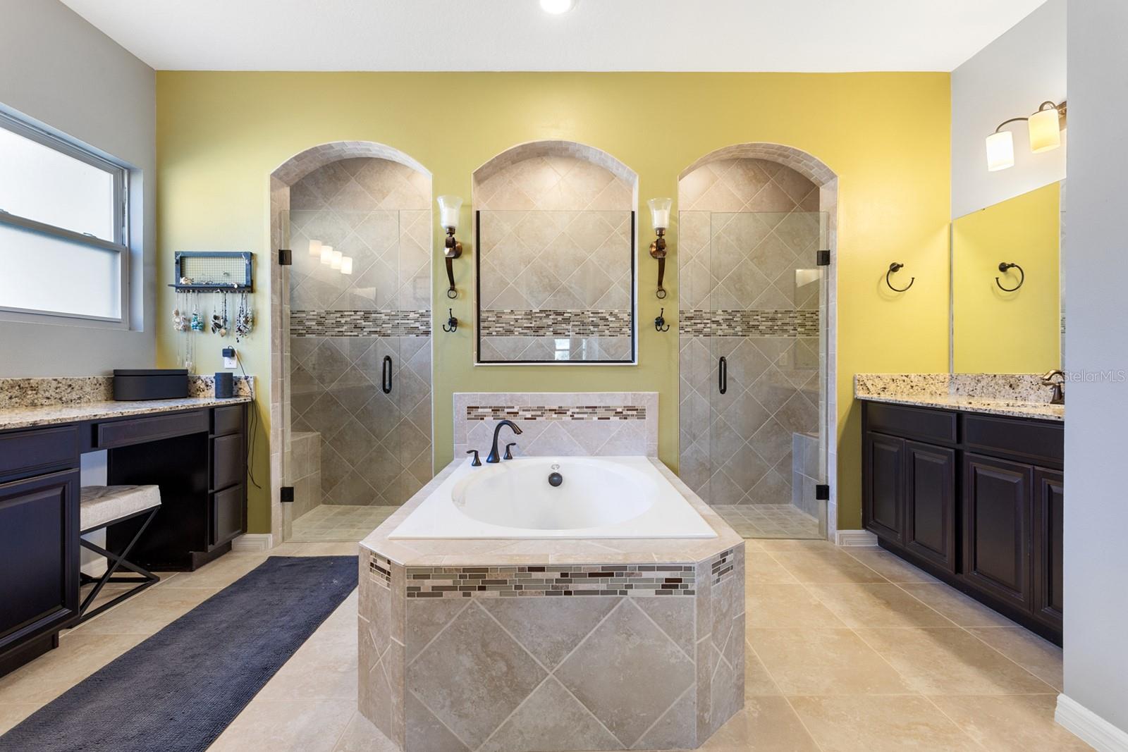 Image 23 of 64 For 15306 Sandfield Loop