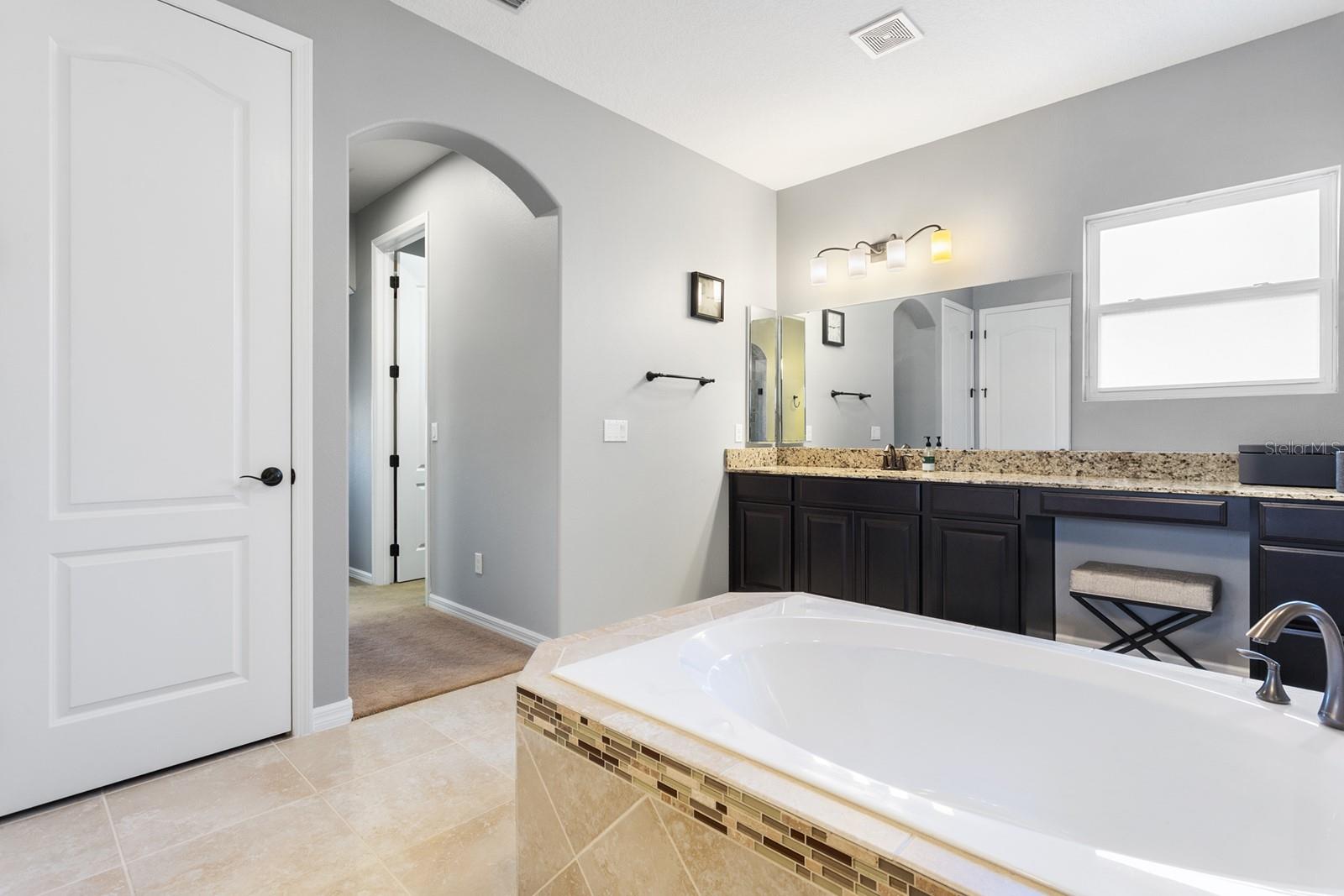 Image 25 of 64 For 15306 Sandfield Loop