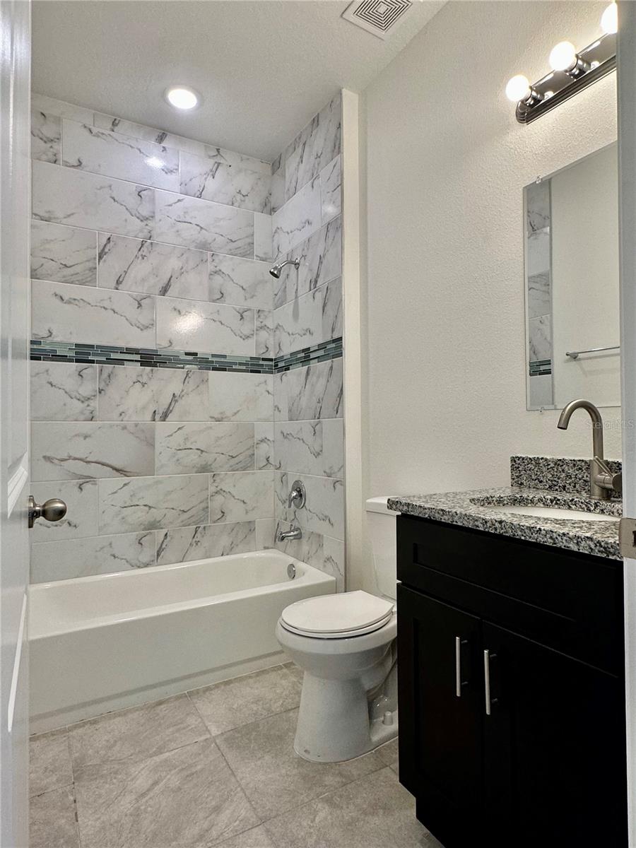 Image 8 of 12 For 13354 77th Avenue