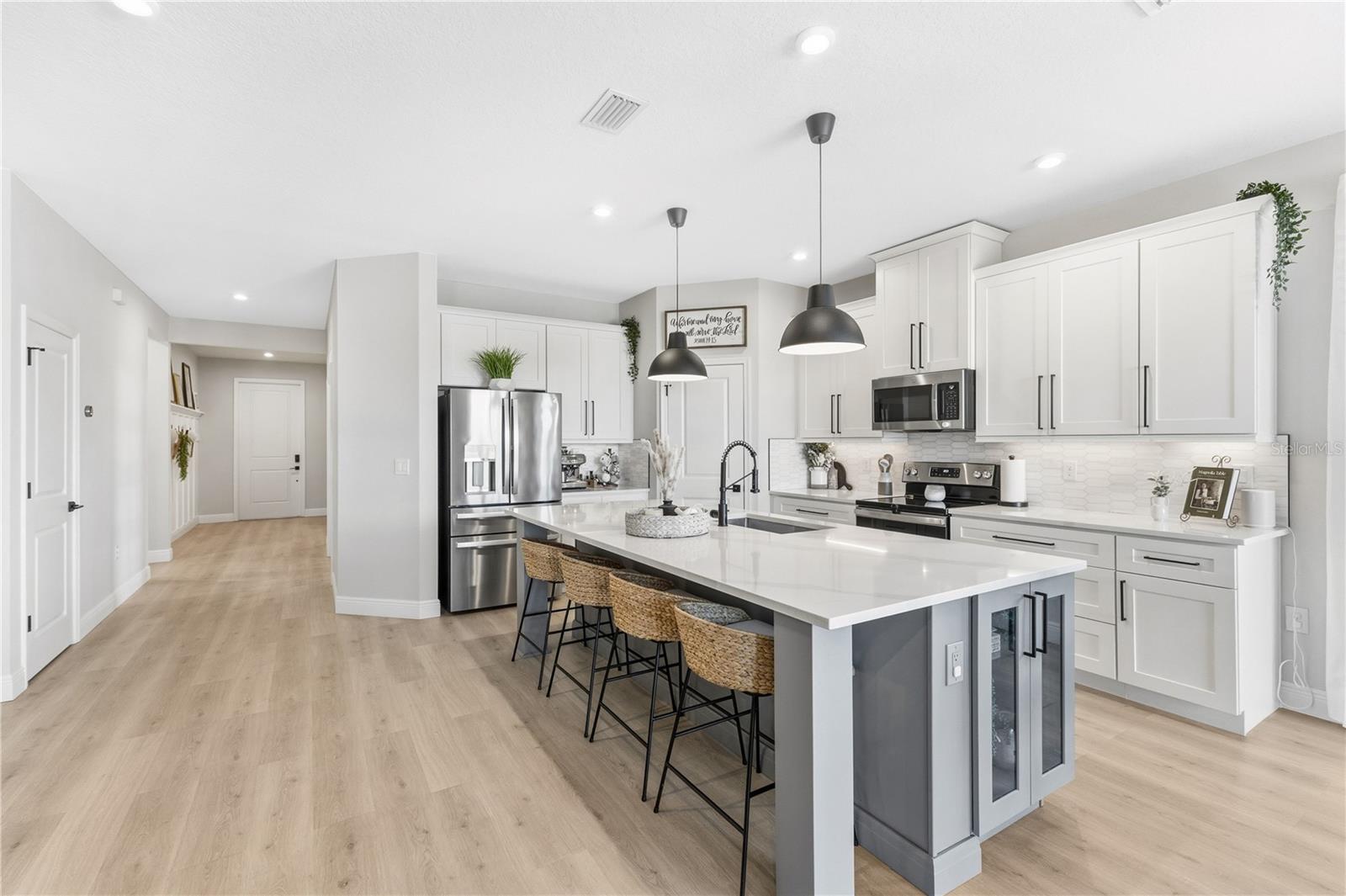 Image 7 of 32 For 67 Berlin Avenue