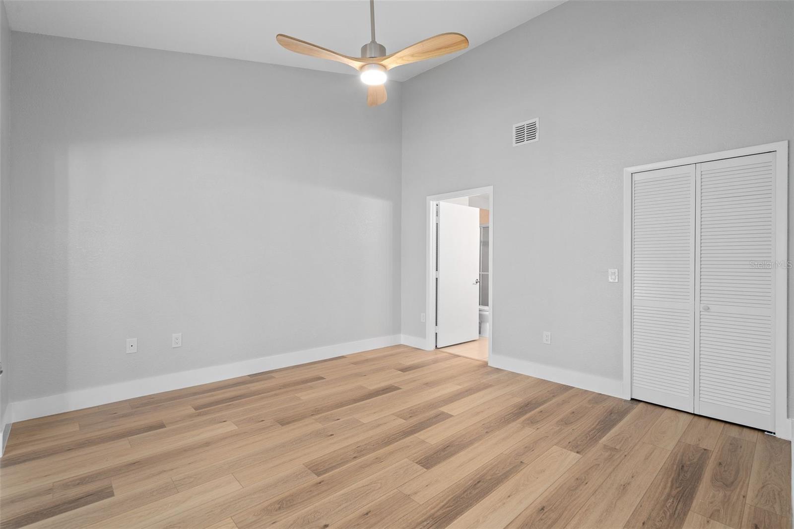 Image 16 of 35 For 7679 Sugar Bend Drive 7784