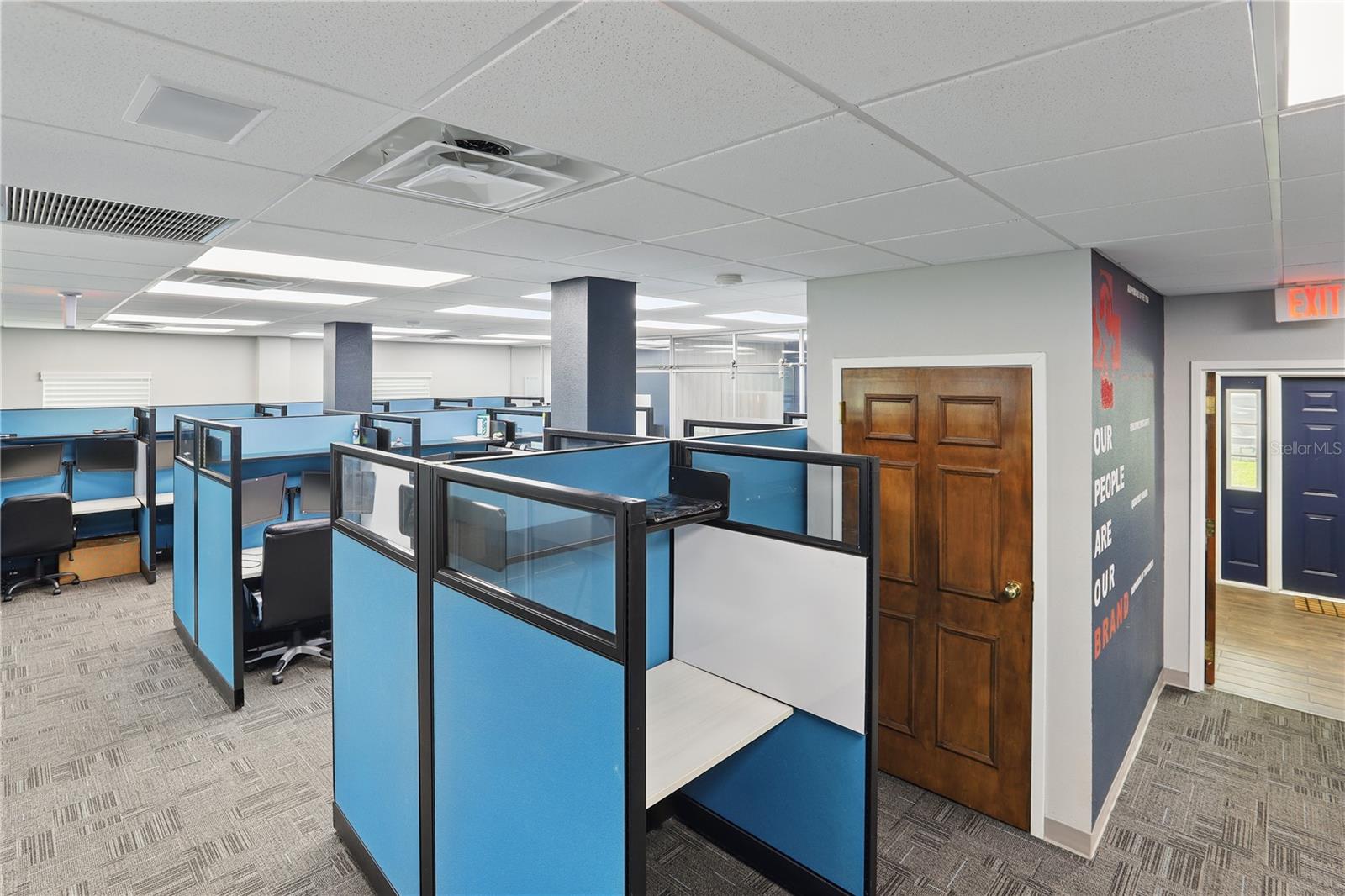 Image 10 of 25 For 5639 Hansel Avenue