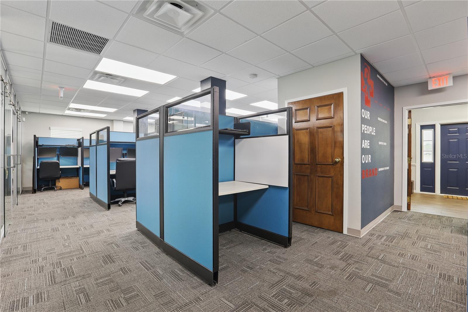 Image 11 of 25 For 5639 Hansel Avenue