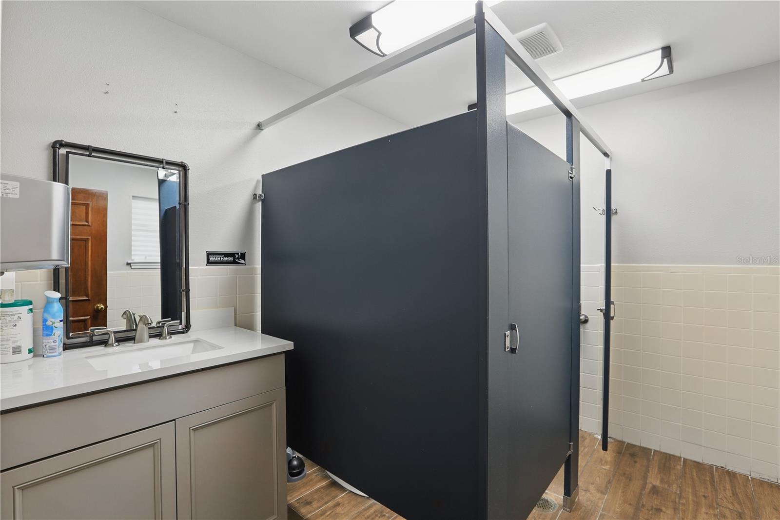 Image 15 of 25 For 5639 Hansel Avenue