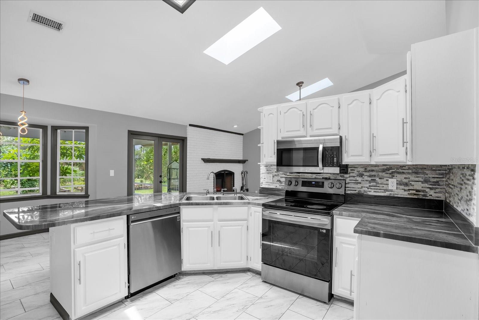 Image 12 of 28 For 1237 Erik Court