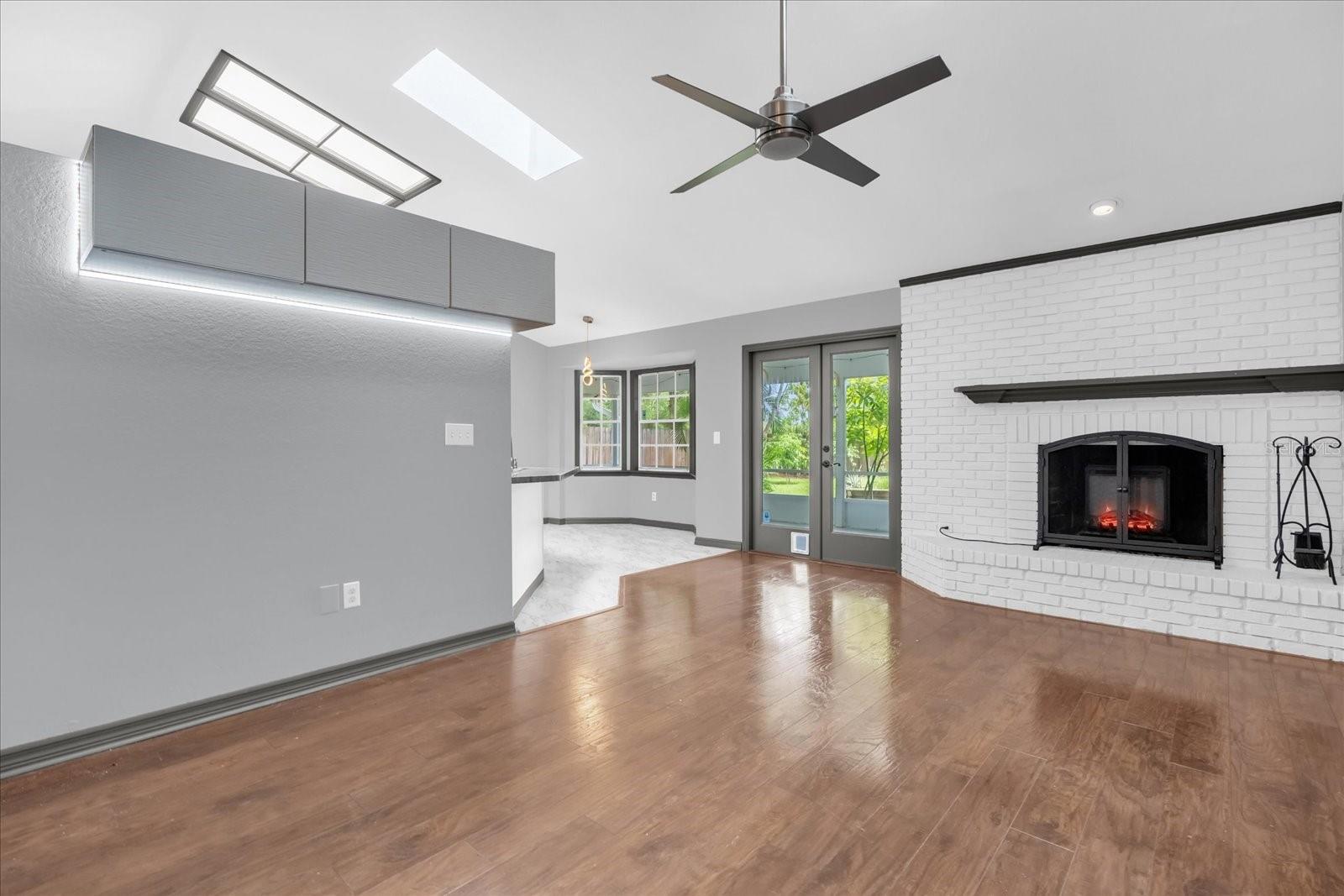 Image 3 of 28 For 1237 Erik Court