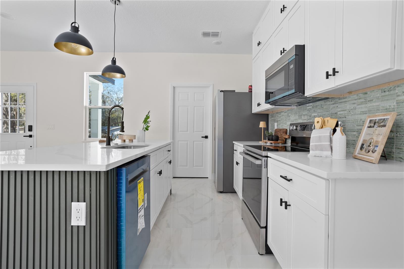 Image 11 of 33 For 1566 Oak Lane