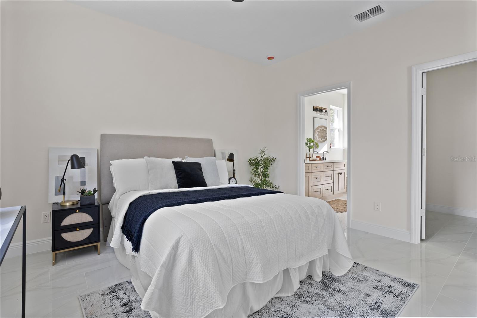 Image 15 of 33 For 1566 Oak Lane