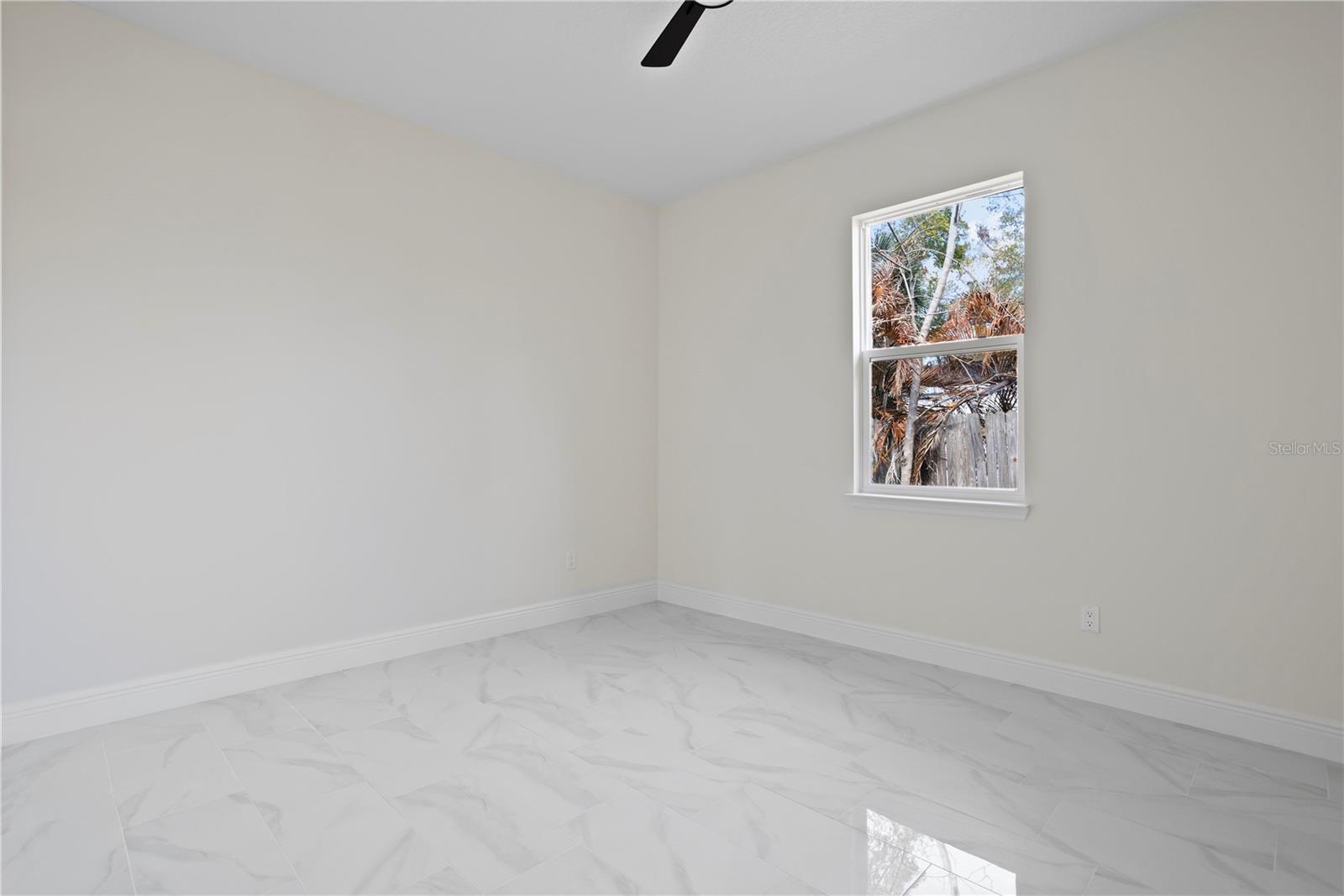 Image 25 of 33 For 1566 Oak Lane