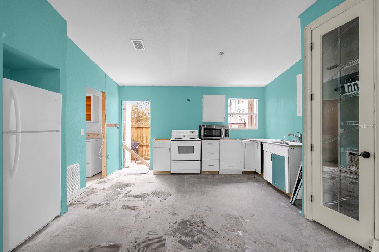 Image 2 of 13 For 514 Ellison Parkway