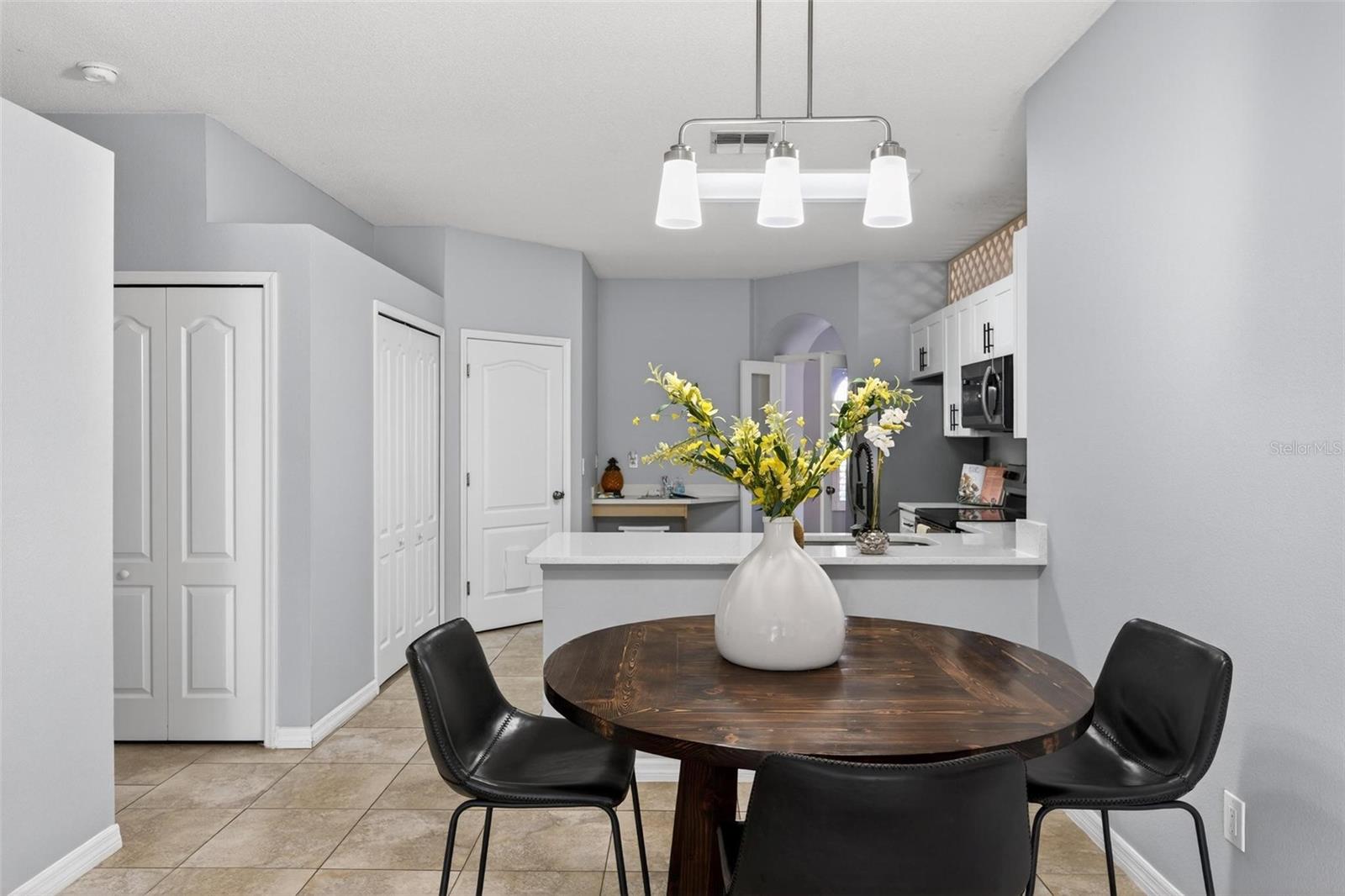 Image 14 of 45 For 1850 Emerald Green Circle