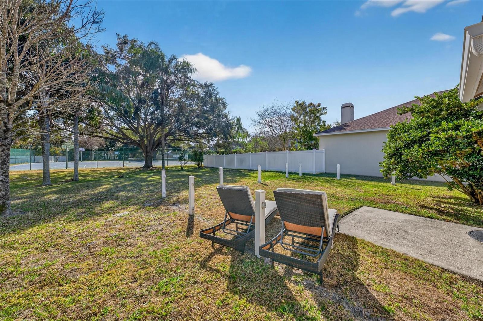 Image 19 of 45 For 1850 Emerald Green Circle