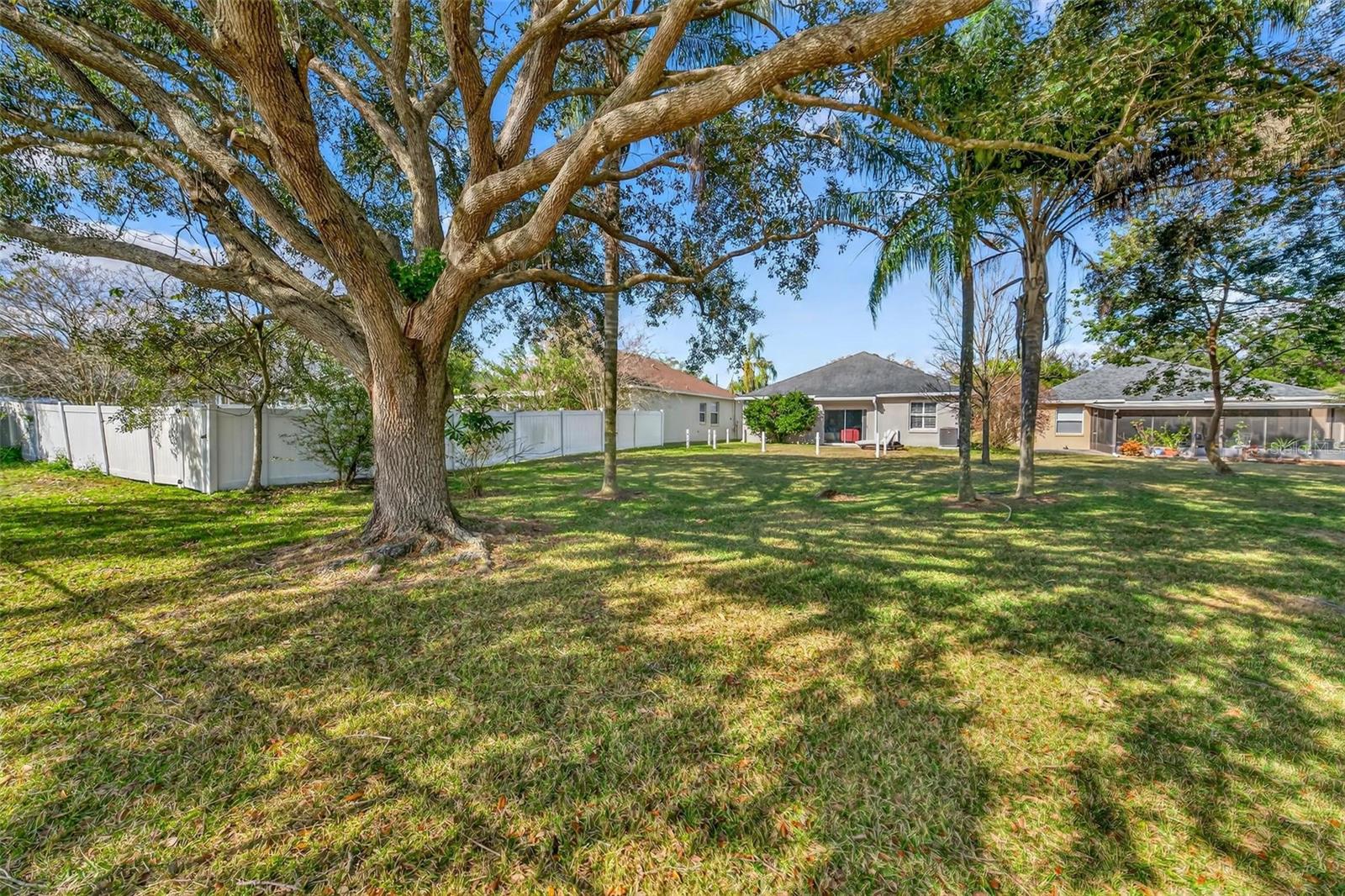 Image 25 of 45 For 1850 Emerald Green Circle