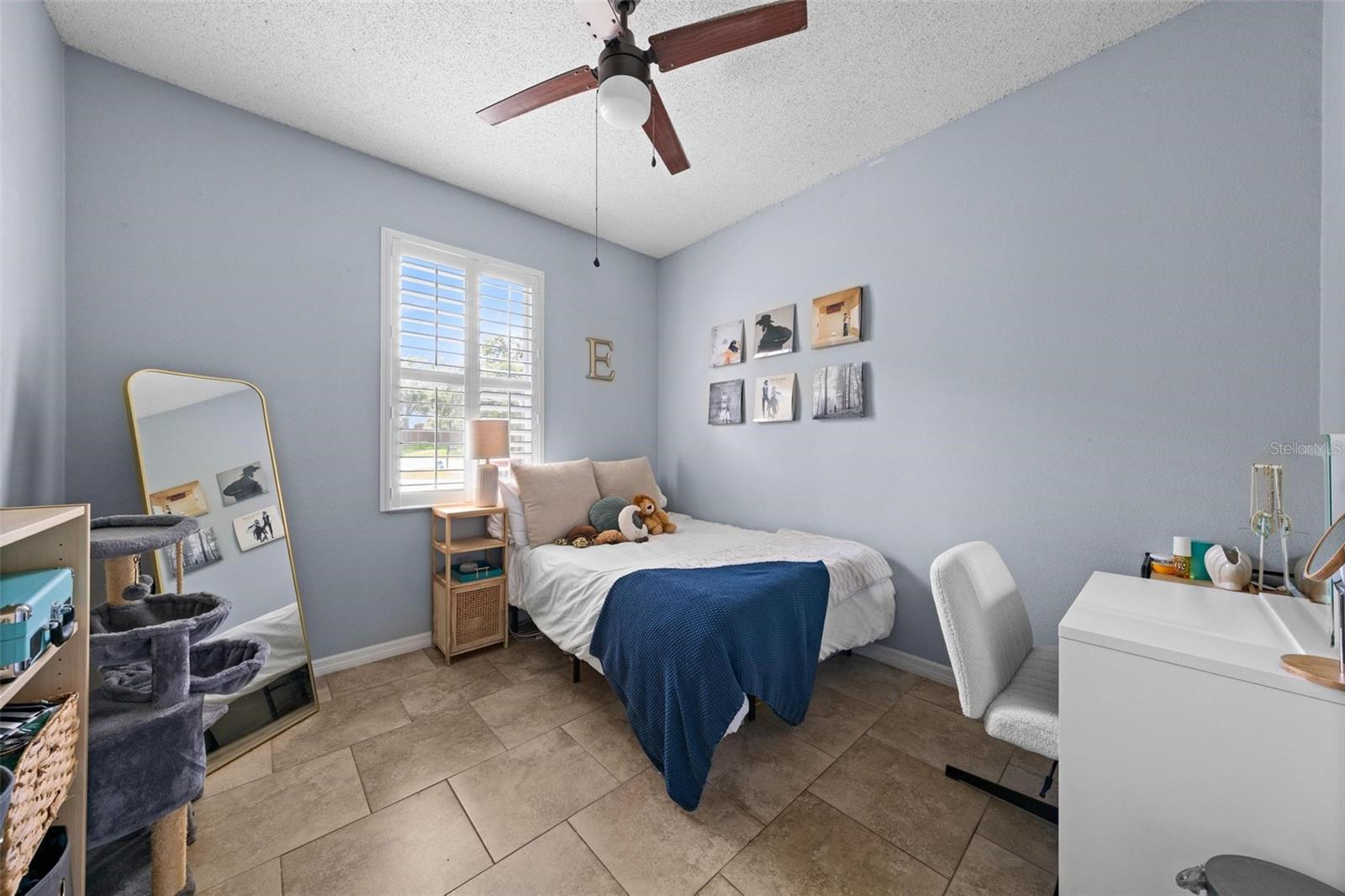 Image 35 of 45 For 1850 Emerald Green Circle