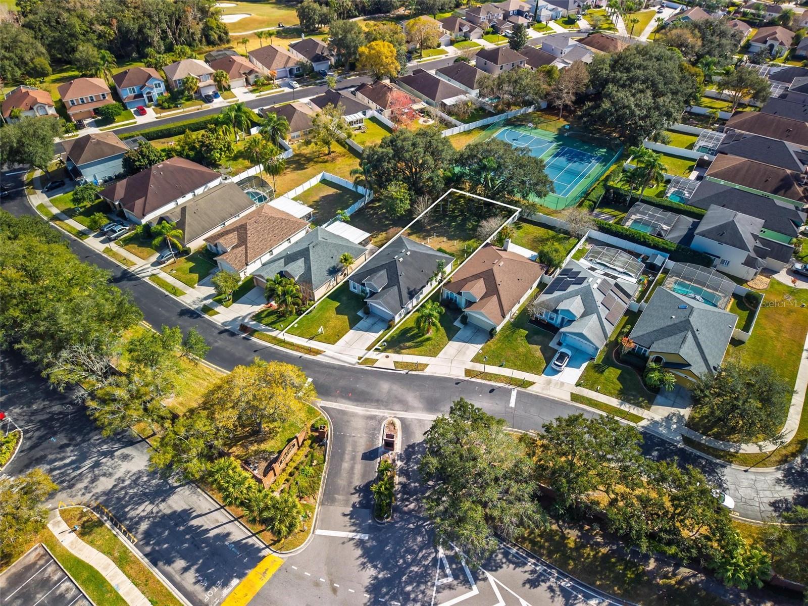 Image 39 of 45 For 1850 Emerald Green Circle