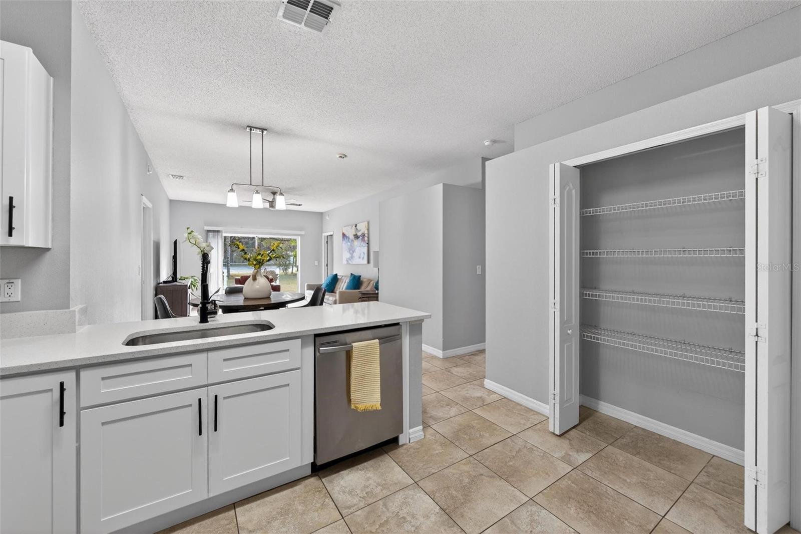 Image 5 of 45 For 1850 Emerald Green Circle