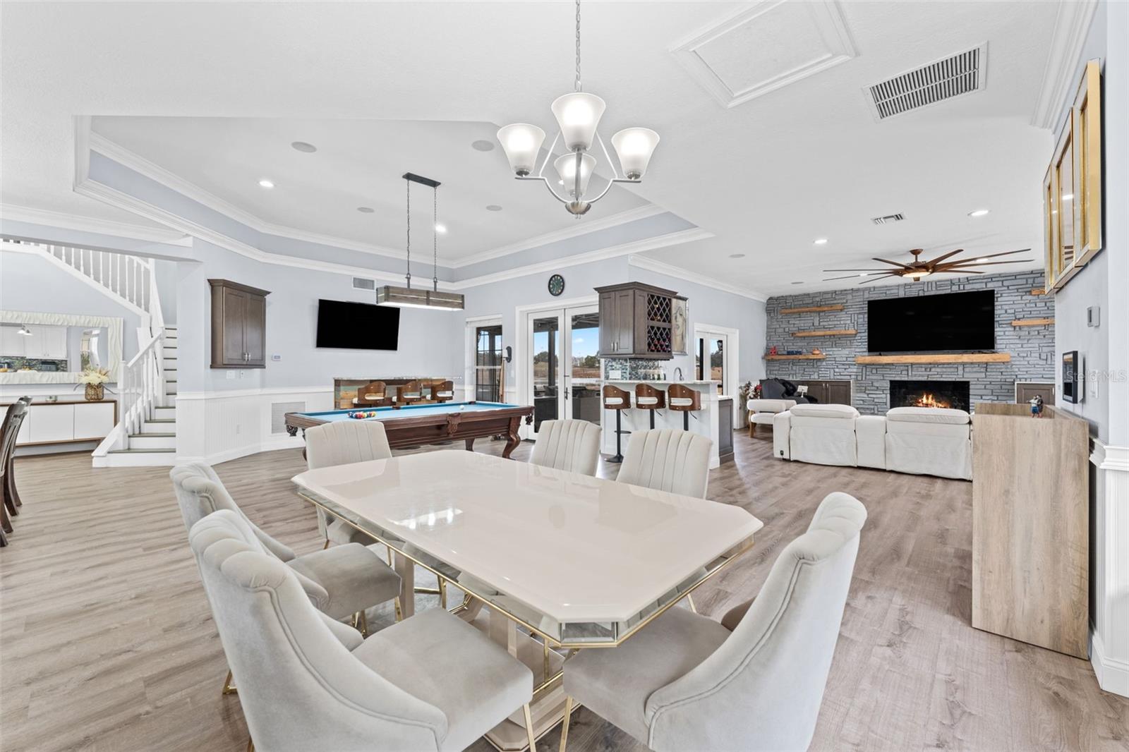 Image 13 of 55 For 8549 Hillcrest Drive