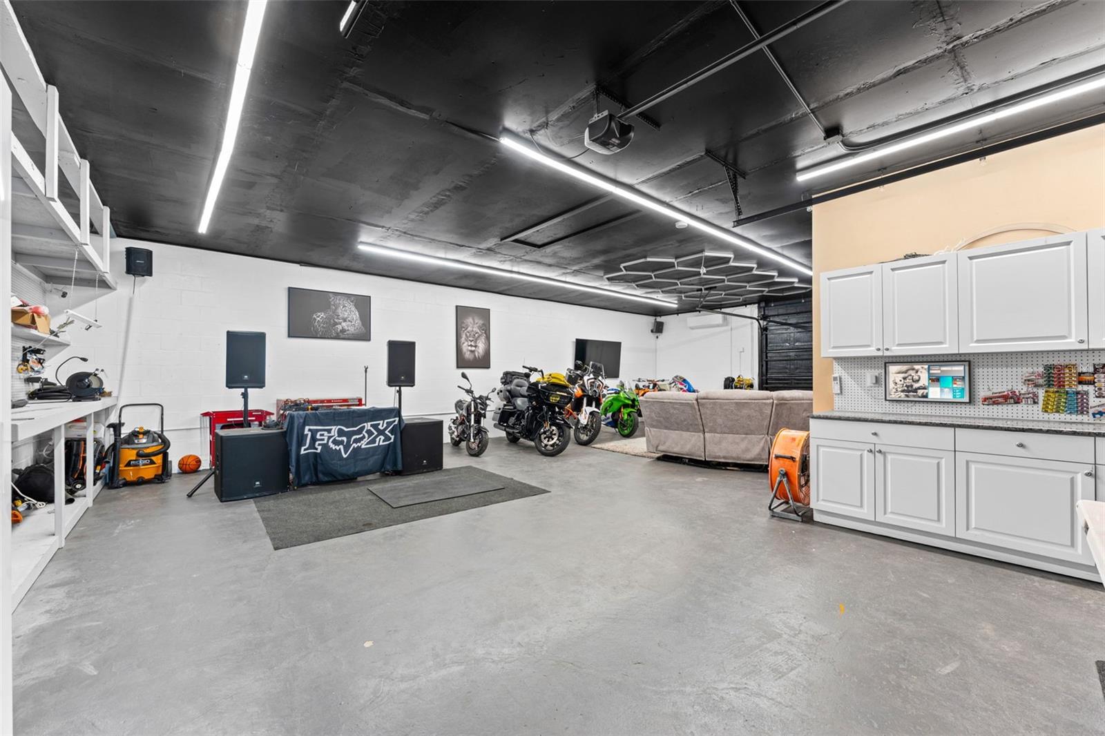 Image 39 of 55 For 8549 Hillcrest Drive