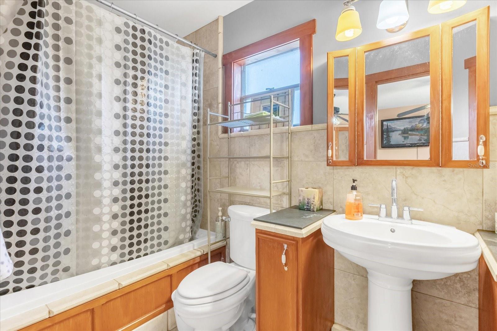 Image 13 of 30 For 201 Vermont Avenue