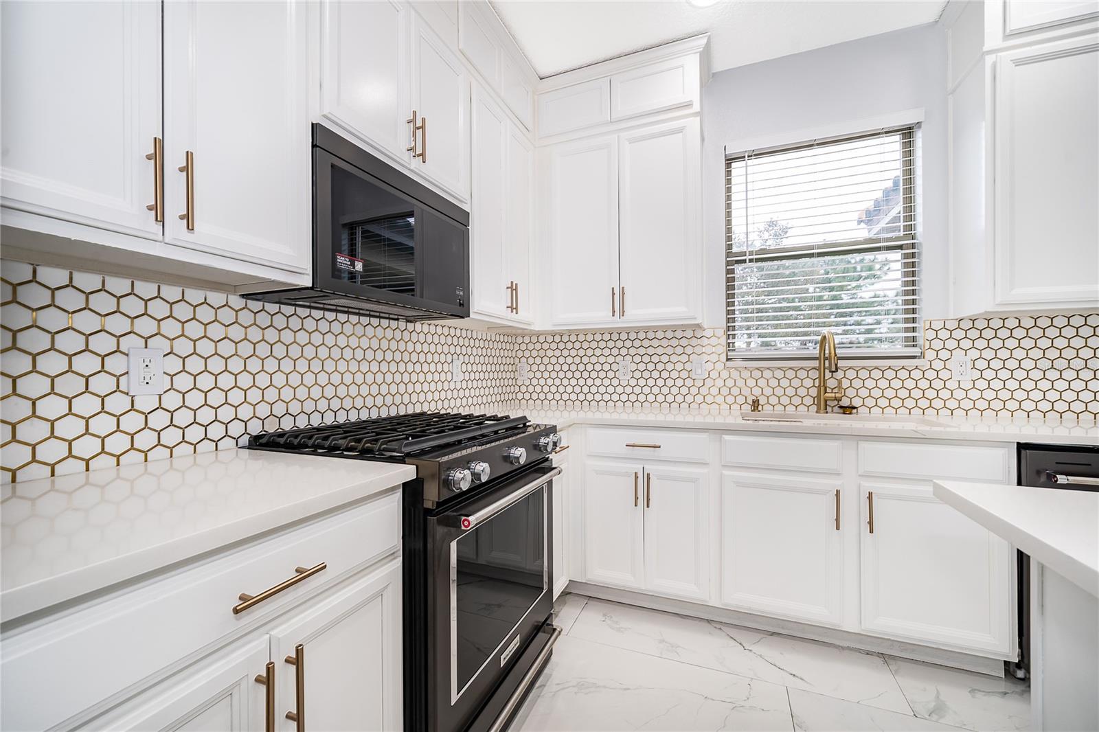 Image 8 of 48 For 163 Ancona Avenue