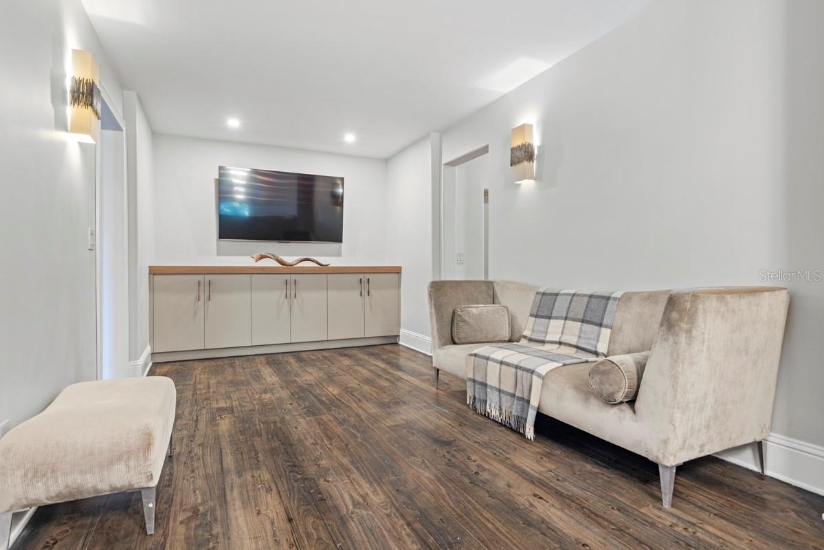 Image 23 of 47 For 1200 Via Salerno