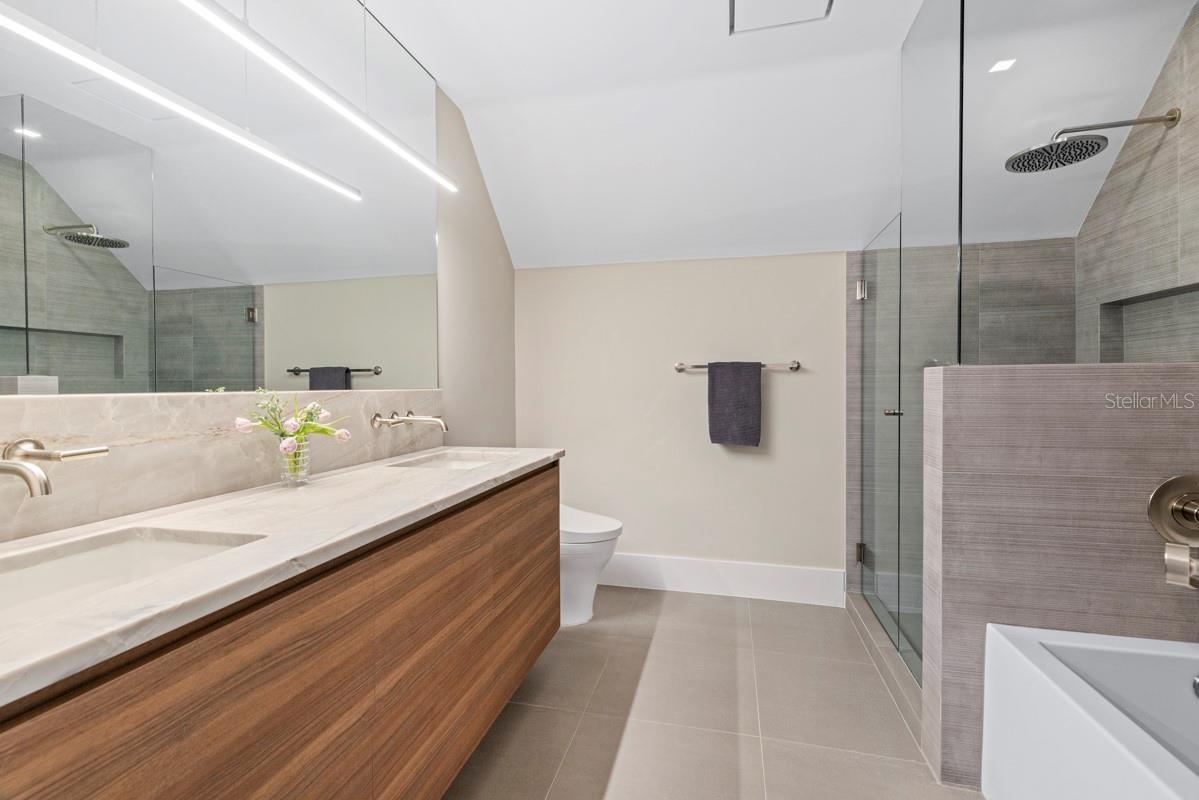 Image 26 of 47 For 1200 Via Salerno