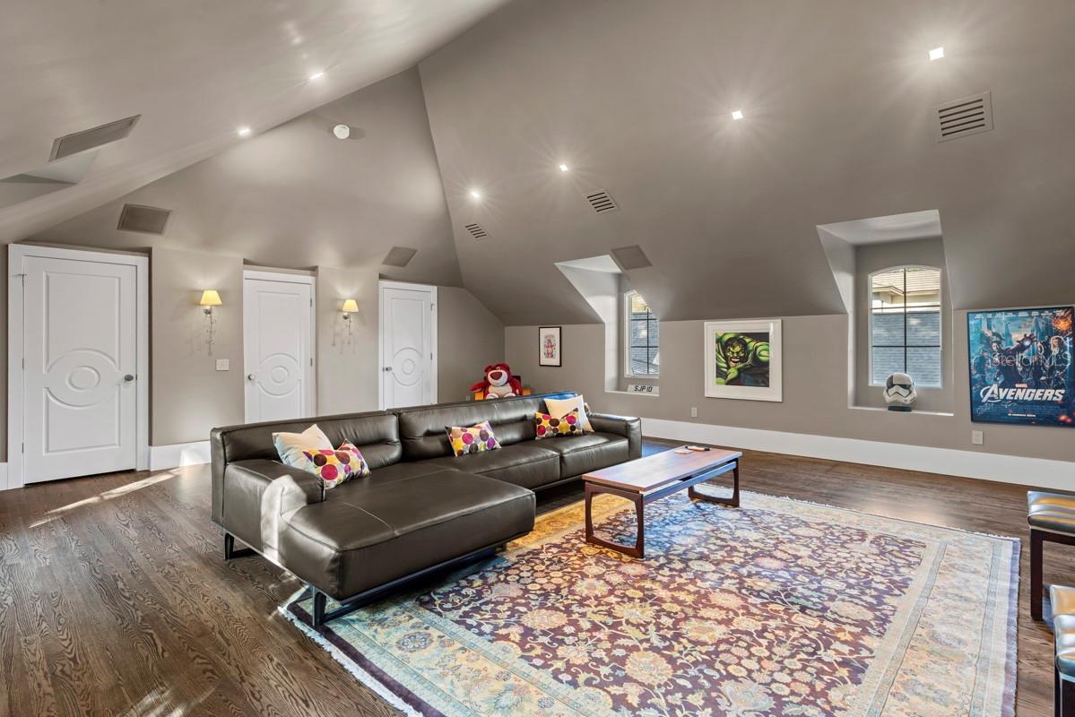 Image 33 of 47 For 1200 Via Salerno