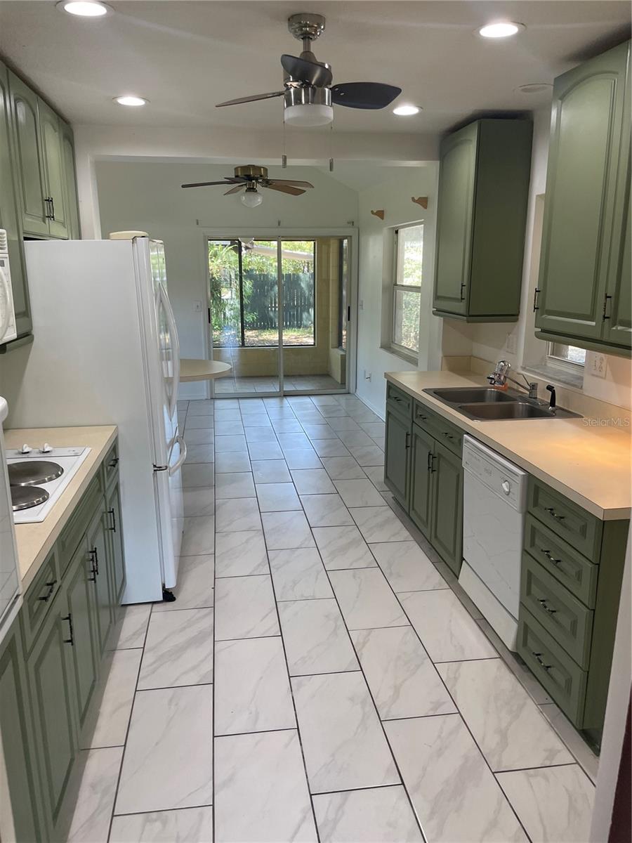 Image 10 of 34 For 456 Minneola Avenue