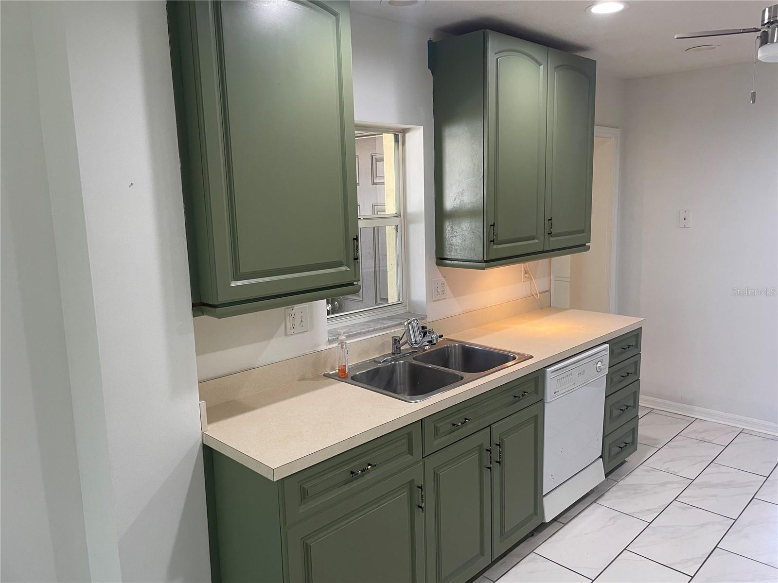 Image 11 of 34 For 456 Minneola Avenue