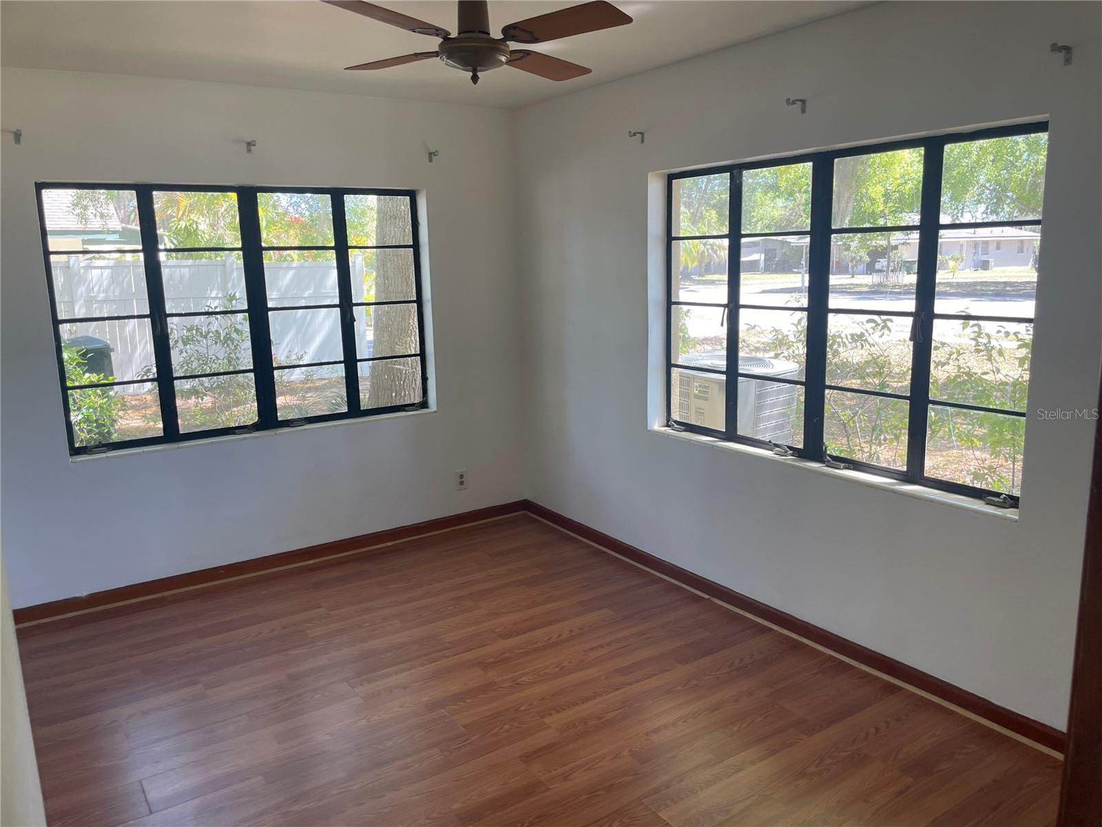 Image 13 of 34 For 456 Minneola Avenue