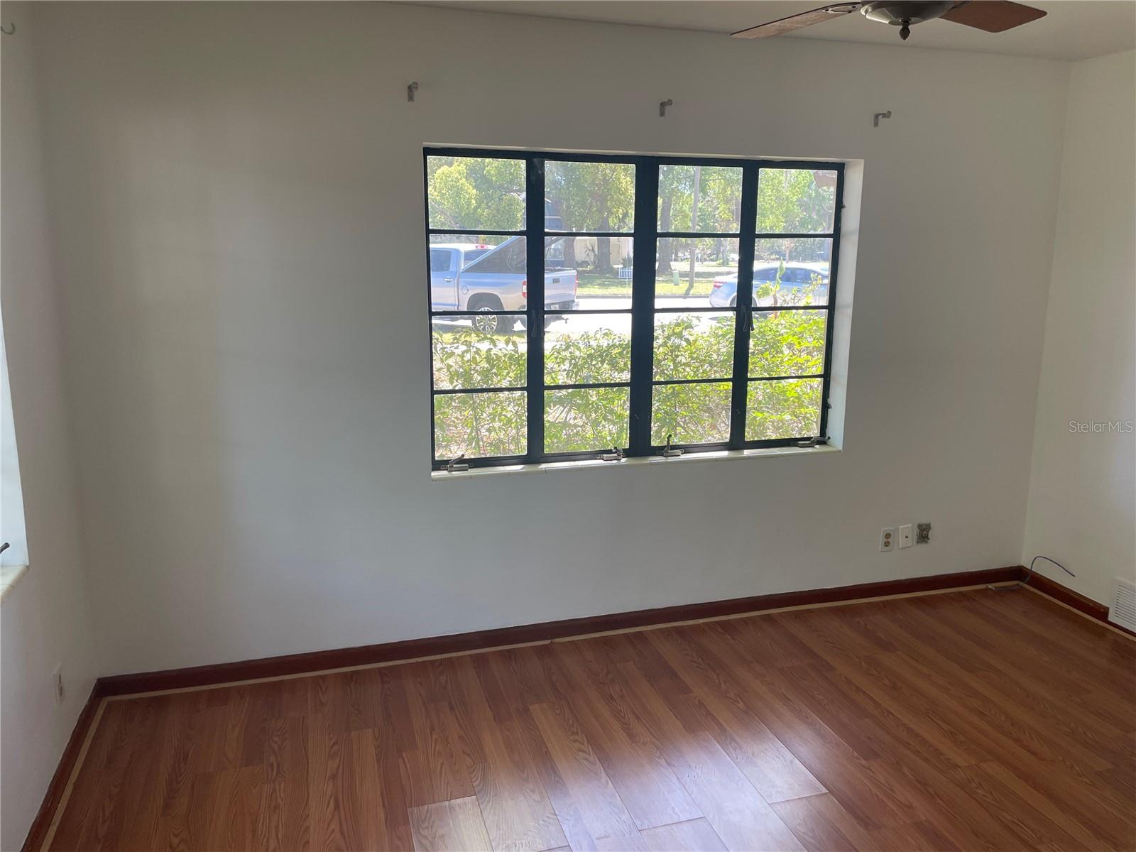 Image 14 of 34 For 456 Minneola Avenue