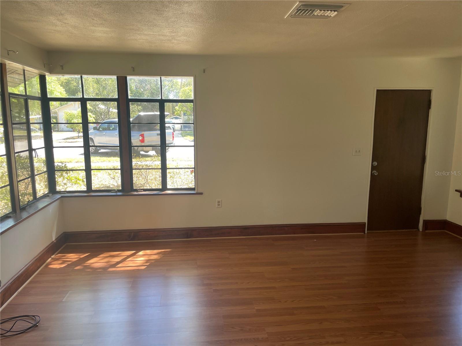 Image 17 of 34 For 456 Minneola Avenue